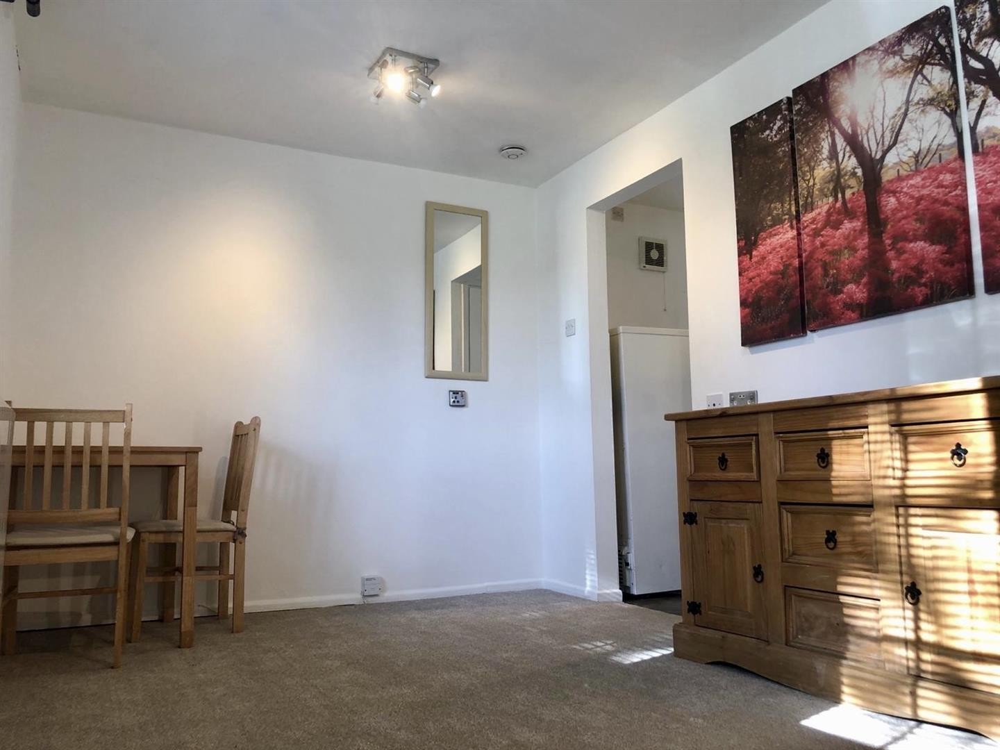 Ebourne Close, Kenilworth image 2