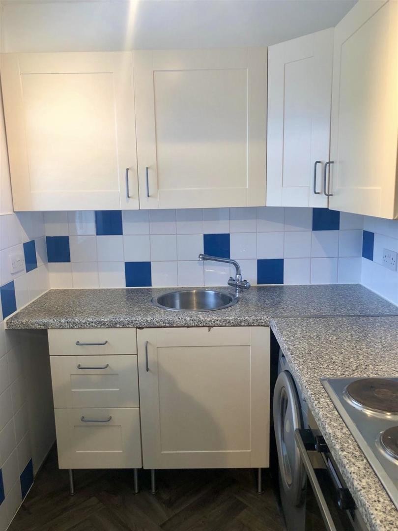 Ebourne Close, Kenilworth image 5