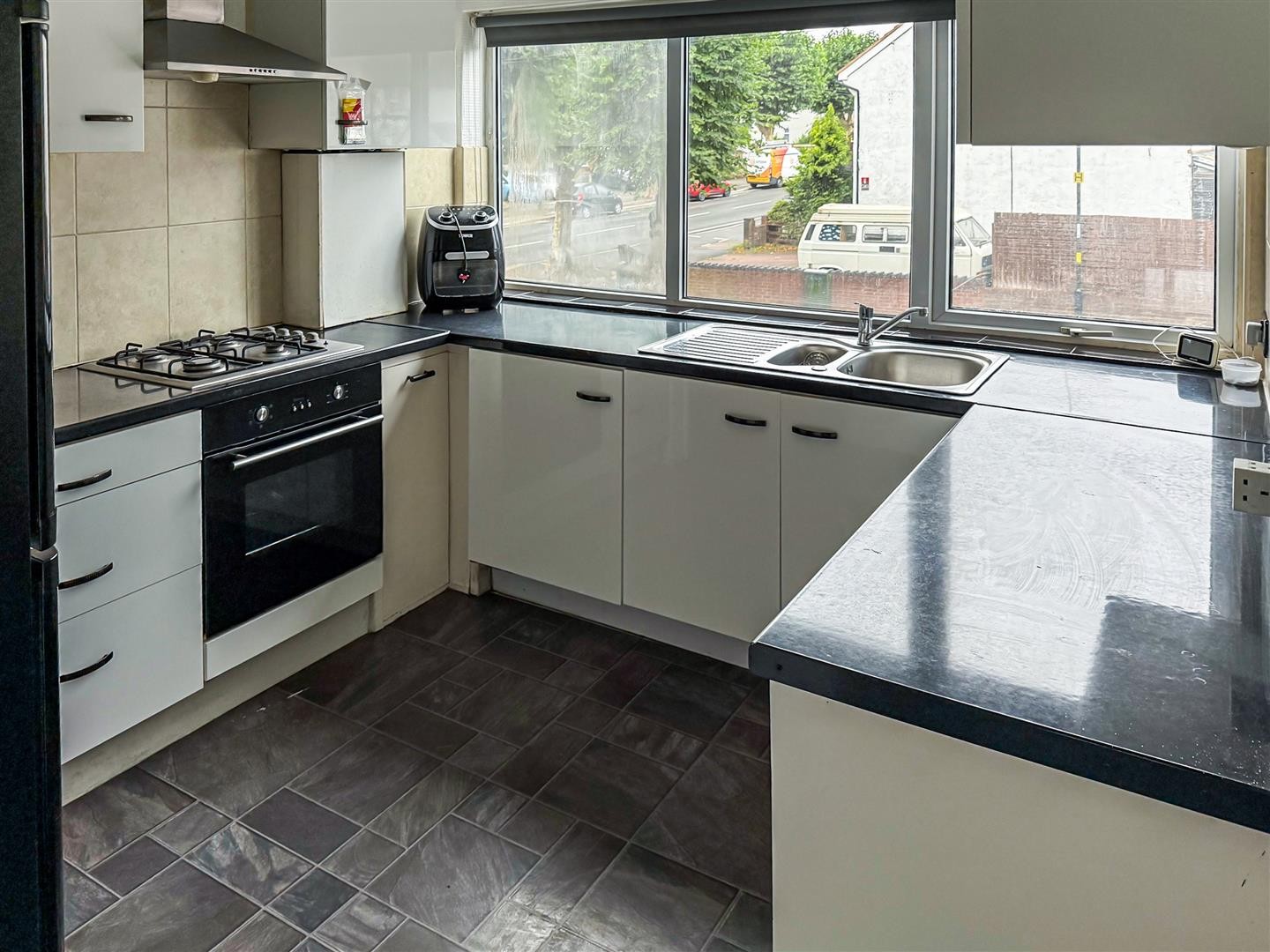 Loudon Avenue, Coundon, Coventry * VACANT & NO UPWARD CHAIN * image 3