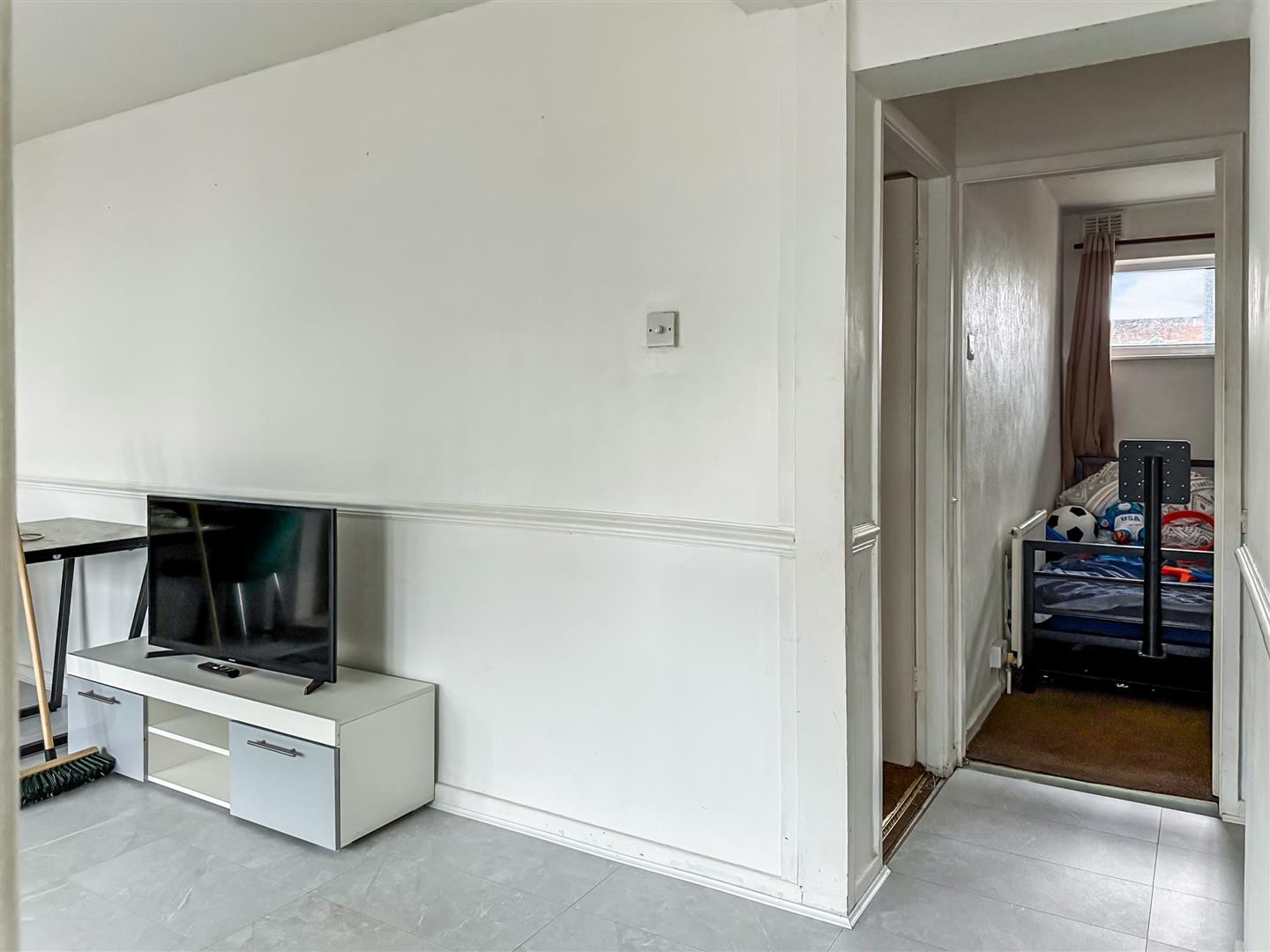 Loudon Avenue, Coundon, Coventry * VACANT & NO UPWARD CHAIN * image 7