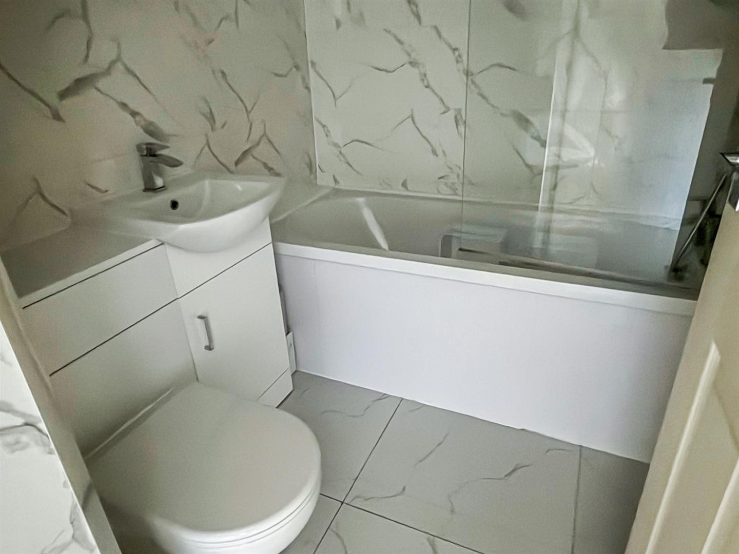 Loudon Avenue, Coundon, Coventry * VACANT & NO UPWARD CHAIN * image 10