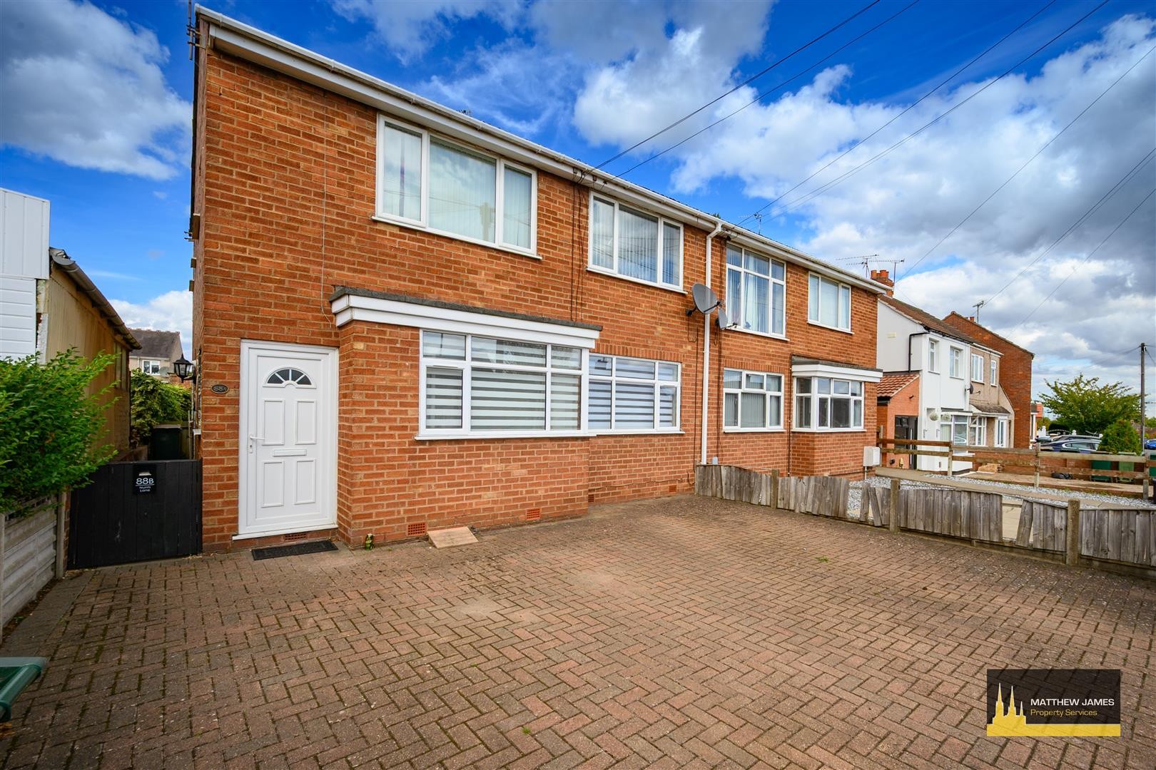 Nunts Lane, Holbrooks, Coventry *Vacant & No Chain* image 1