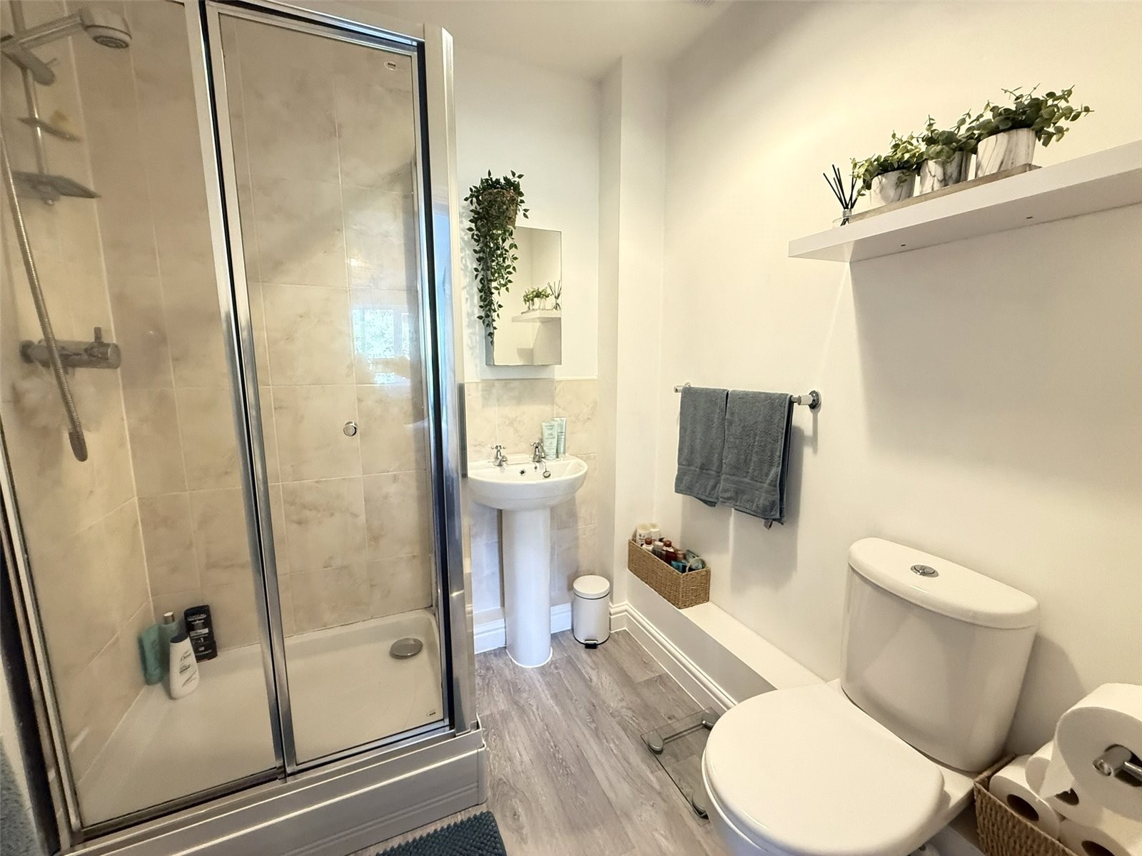 Austen Close, Par image 13