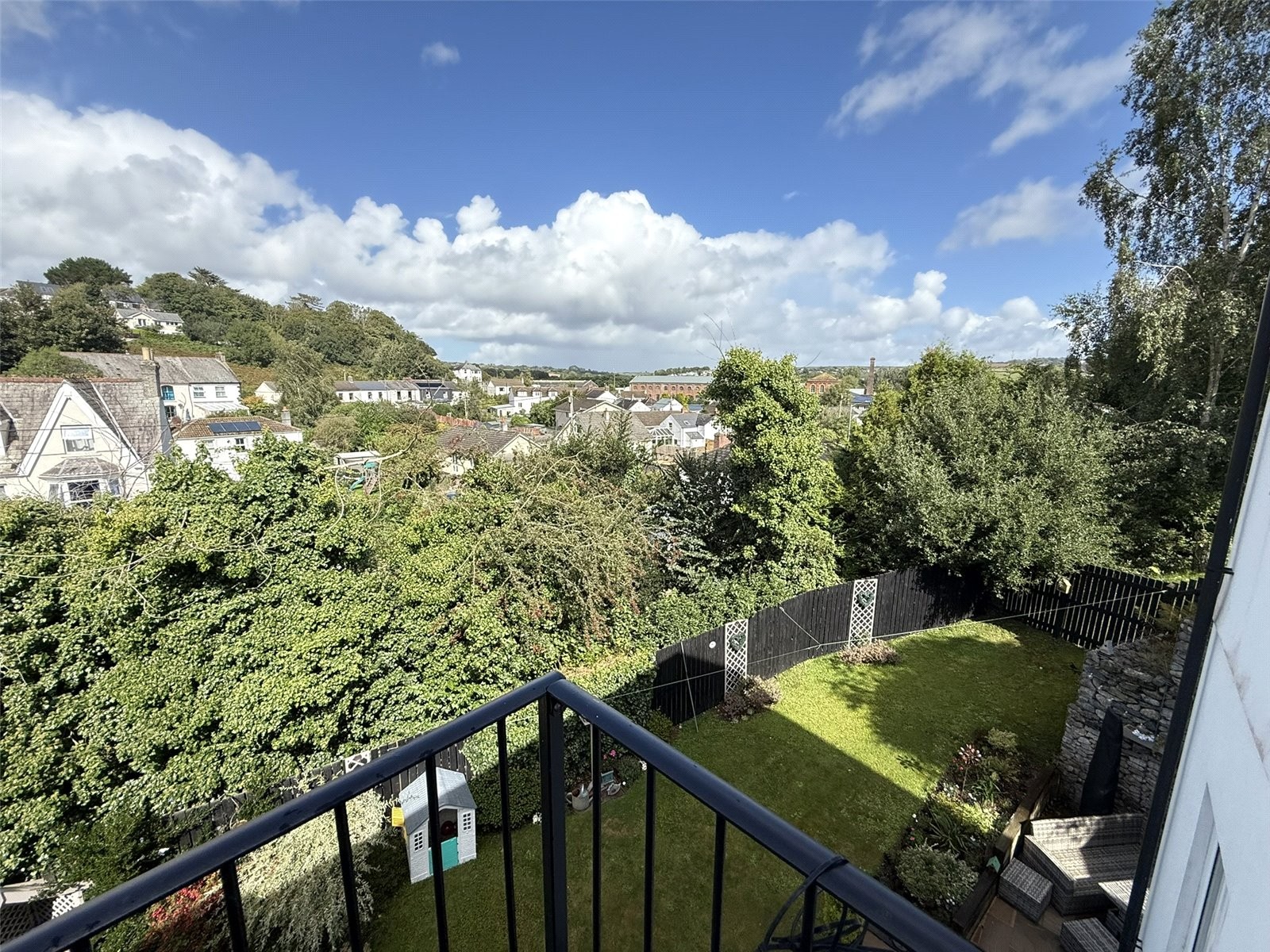 Austen Close, Par image 6