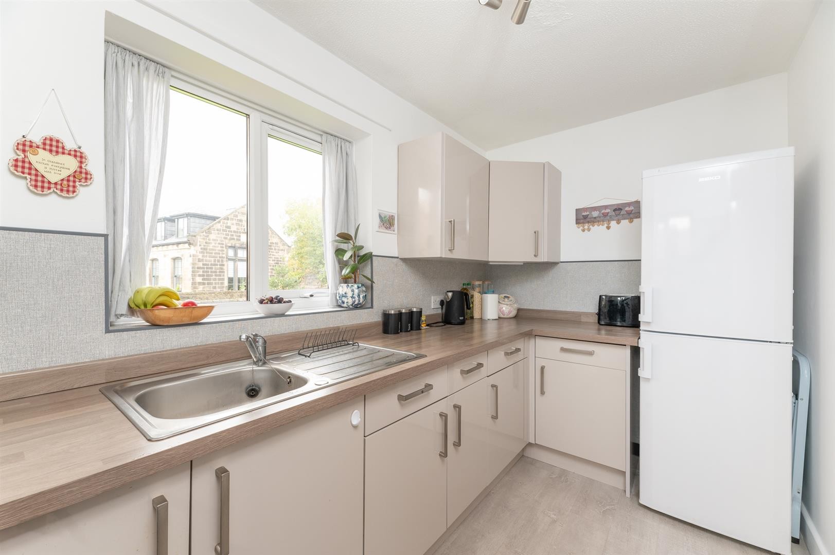 Tealbeck Court, Tealbeck Approach, Otley image 11