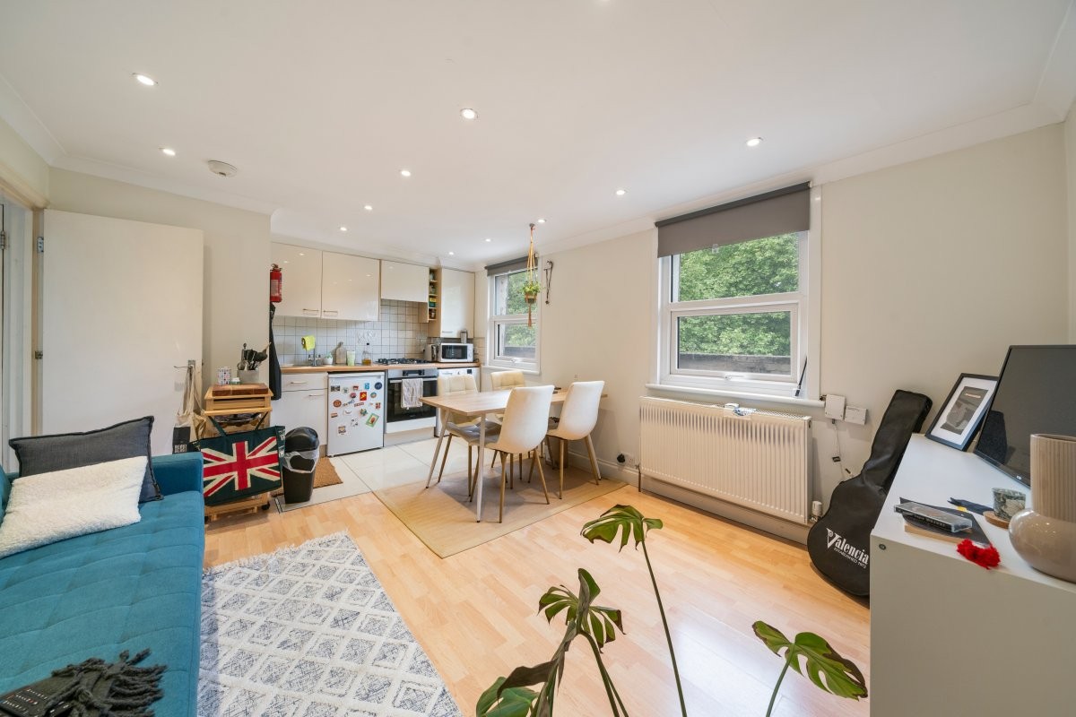 Hornsey road, Holloway image 2