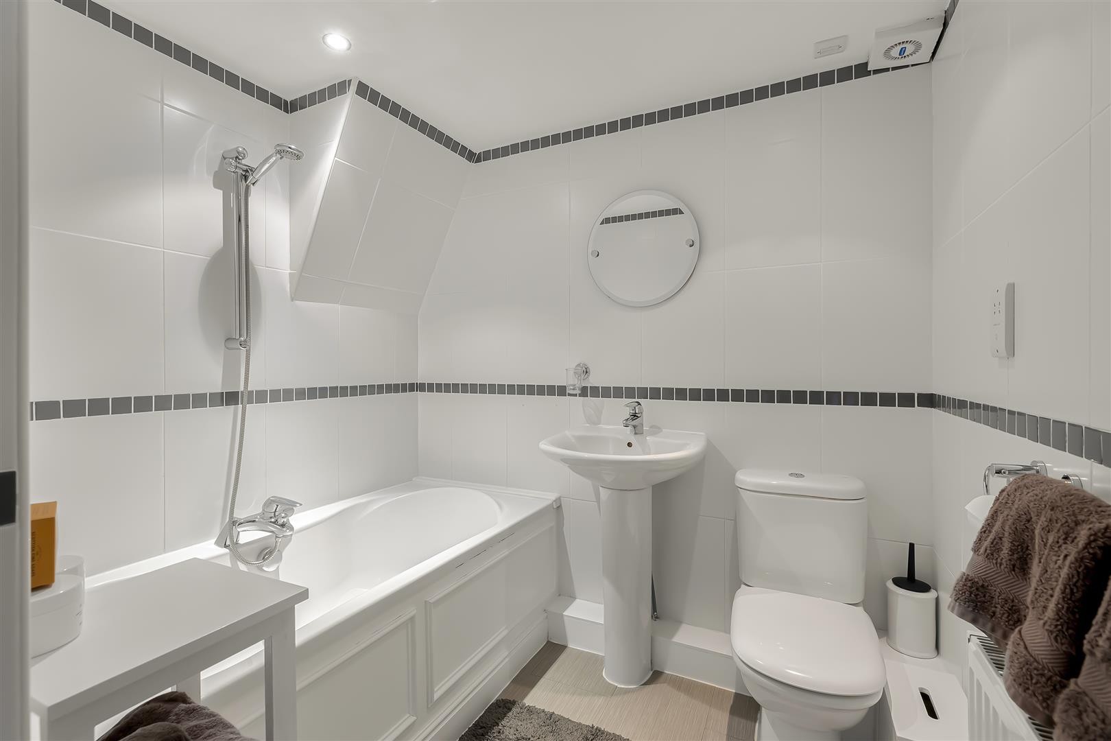 Home Farm Mews, Menston image 40