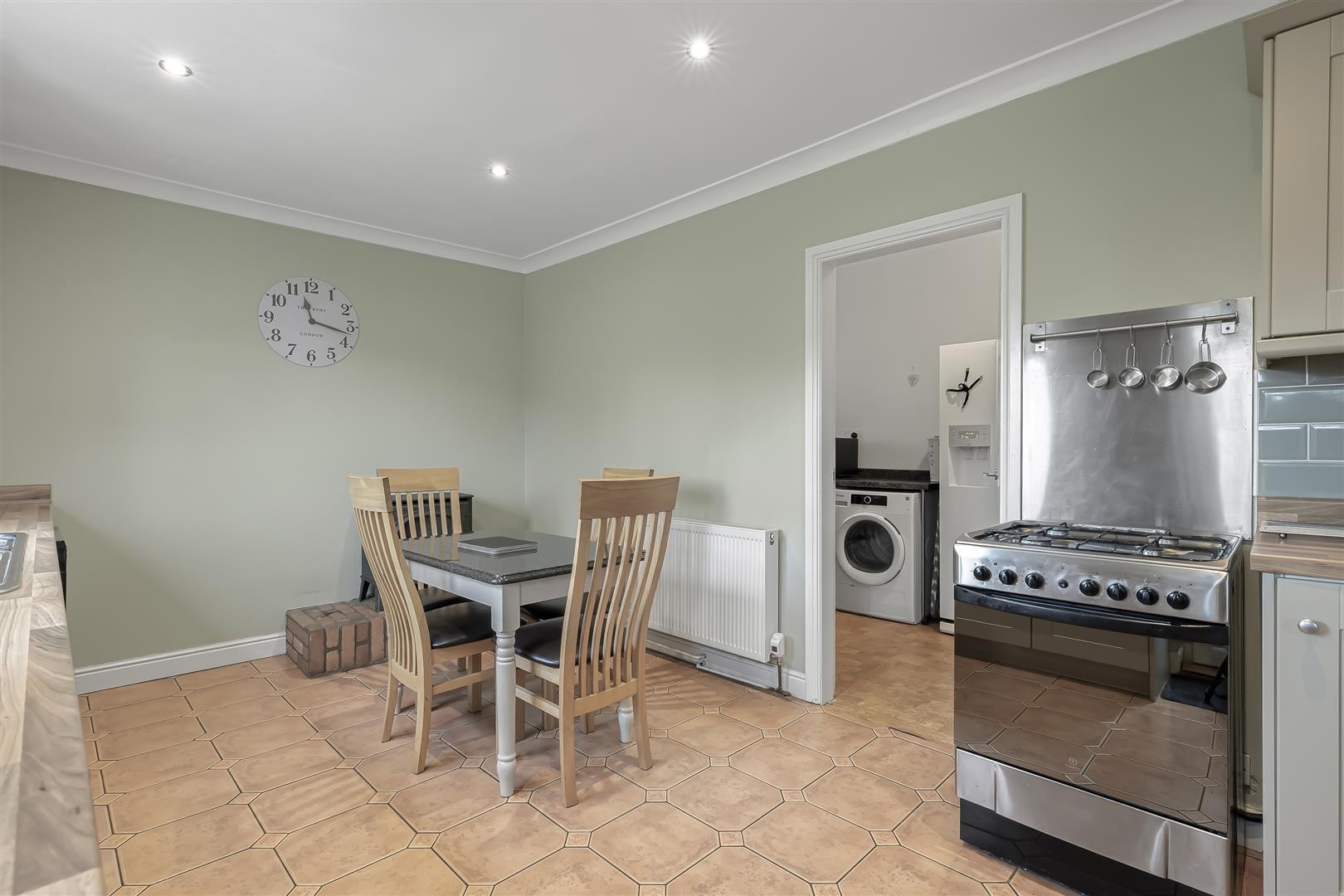 Shaw Lane Gardens, Guiseley image 18