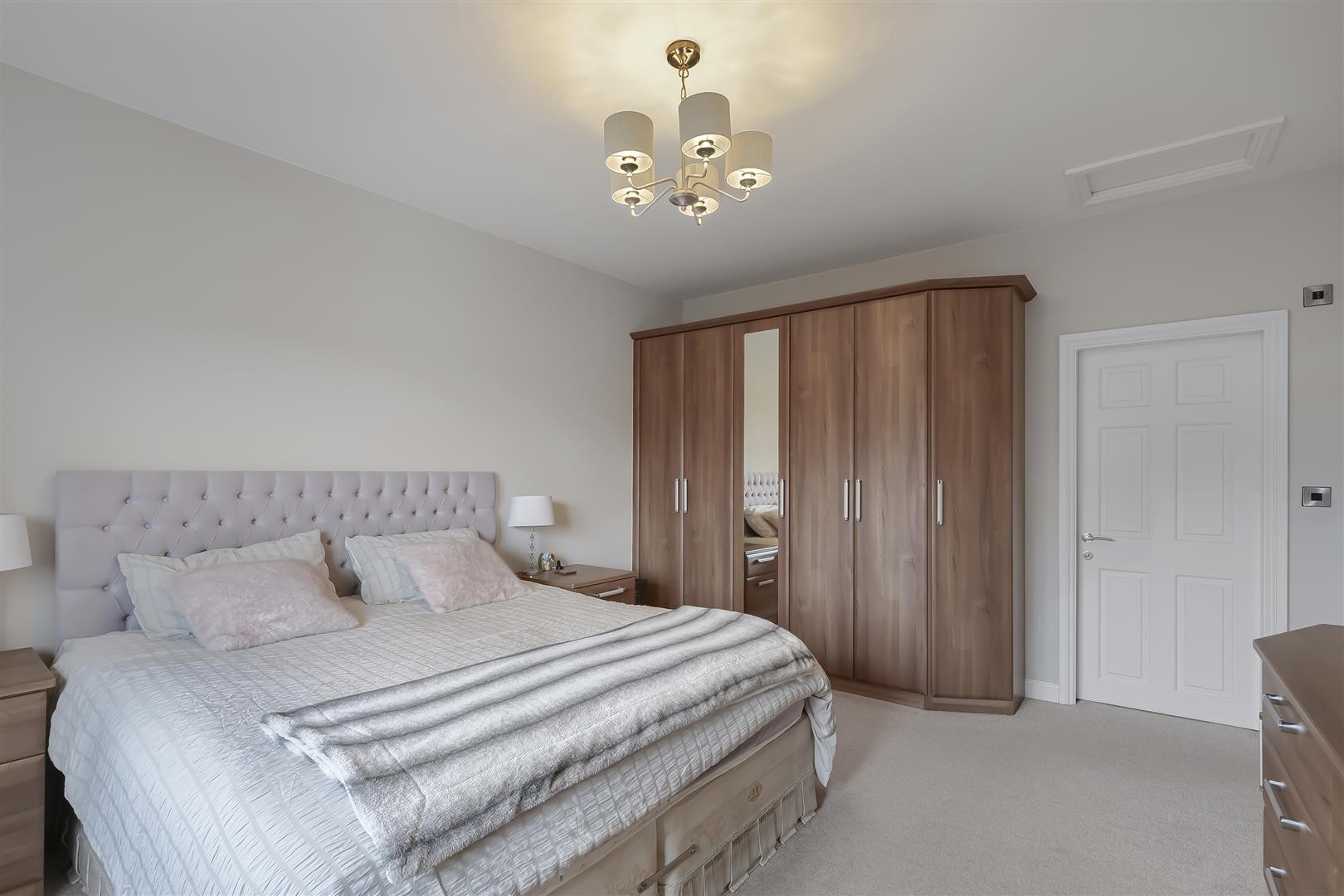 Shaw Lane Gardens, Guiseley image 4