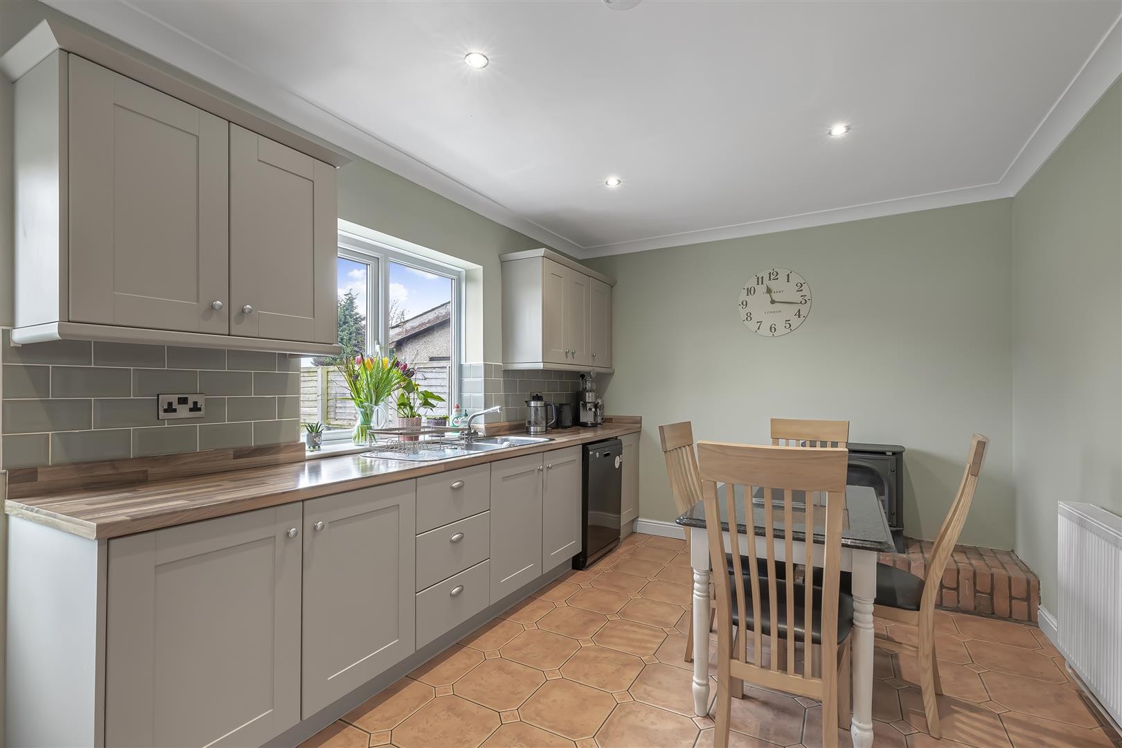 Shaw Lane Gardens, Guiseley image 10