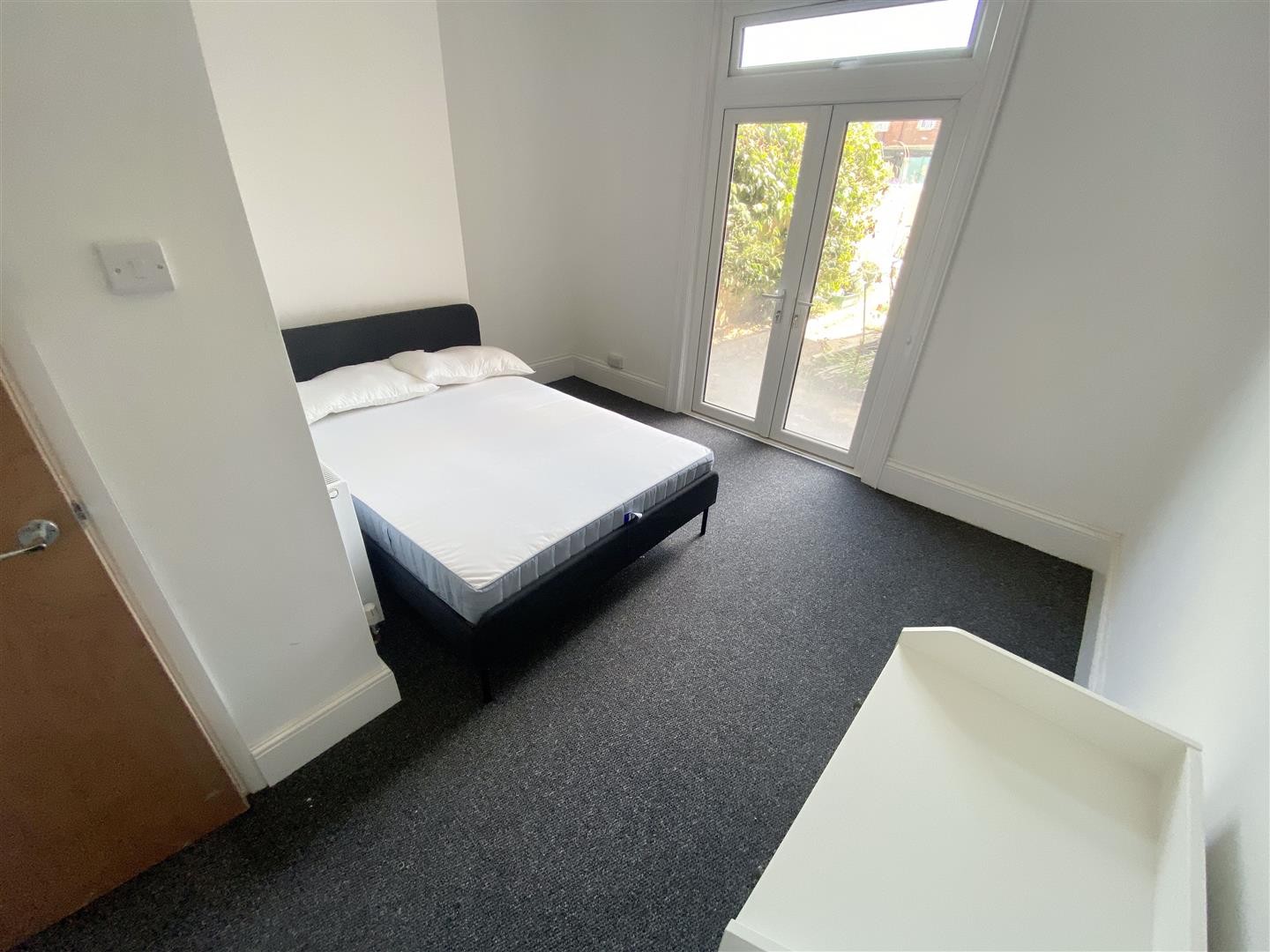 Carisbrooke Road, Newport image 5