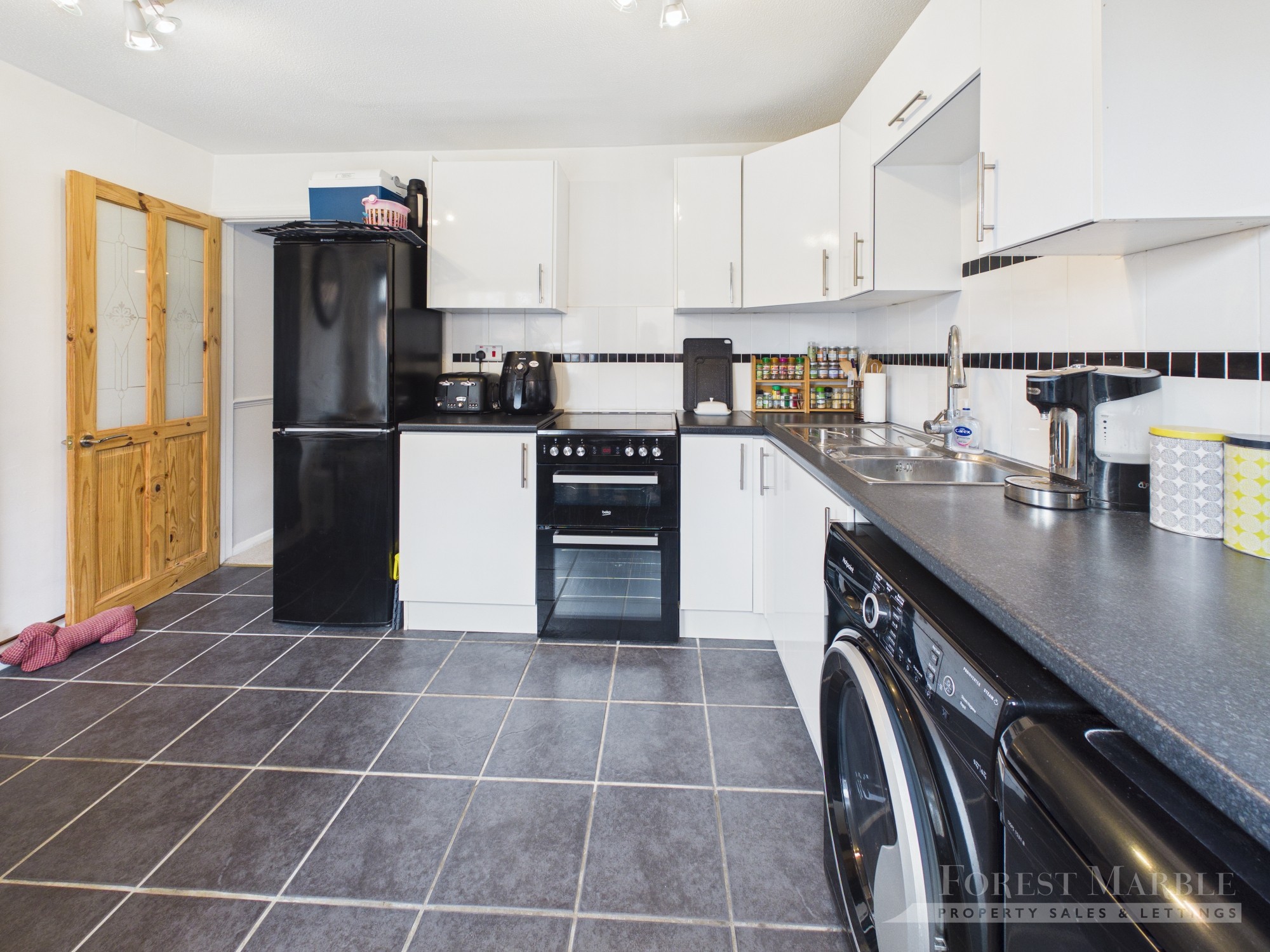 24 Mulberry Court,, Frome,, BA11 2UF image 4