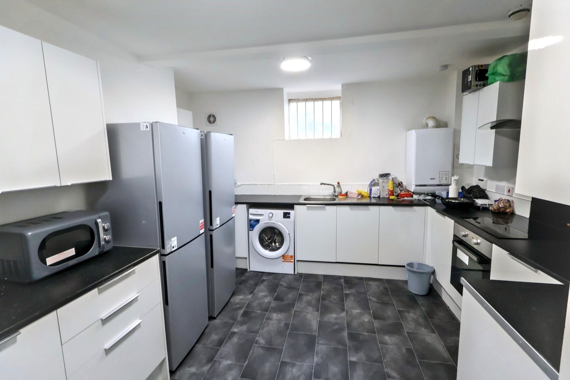 Room 6 image 11