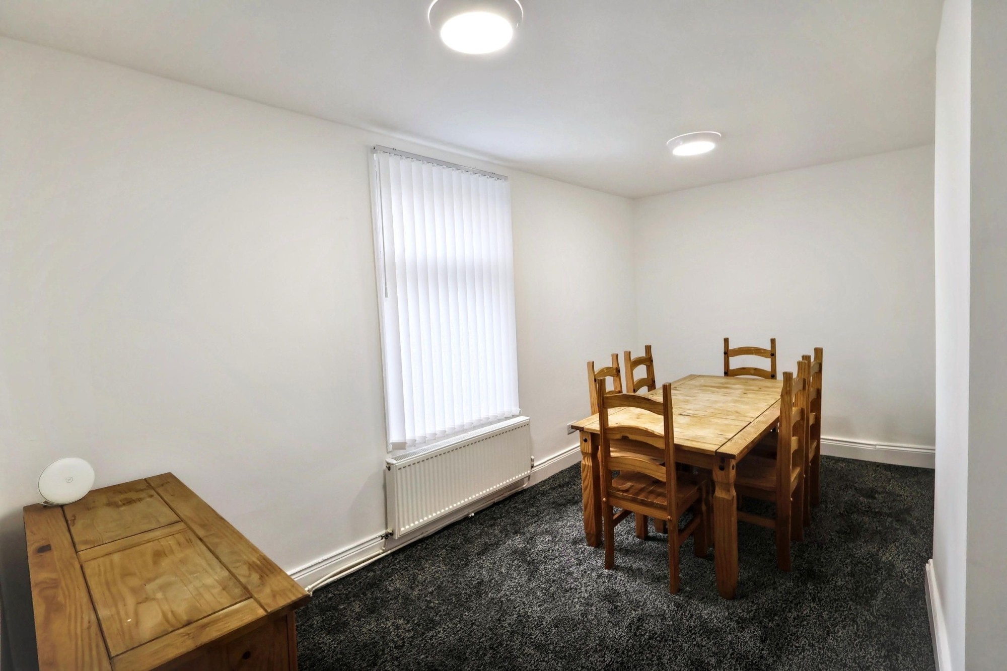 Room 6 image 15