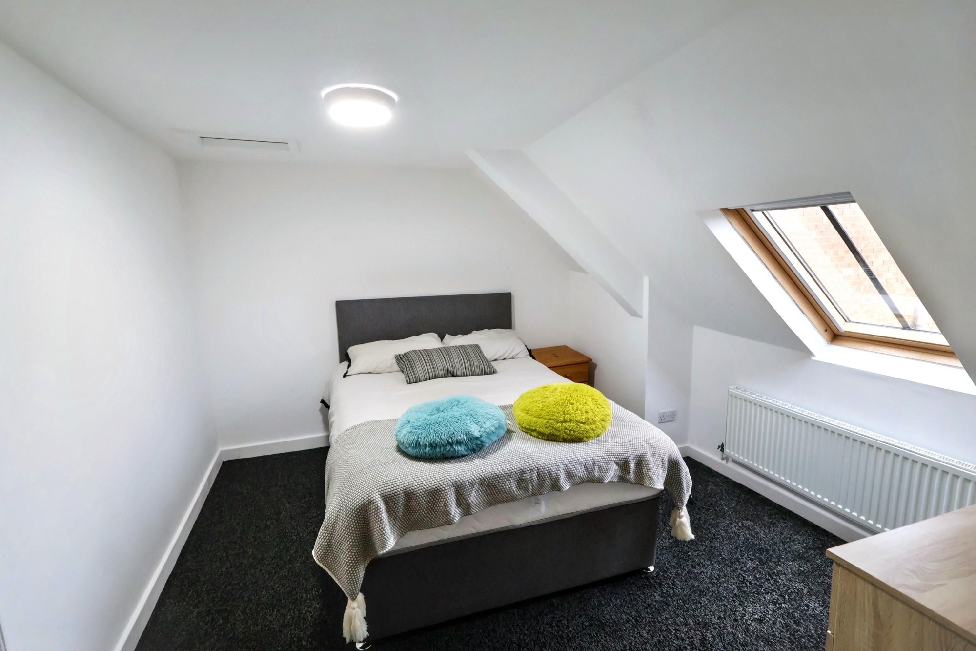 Room 6 image 20