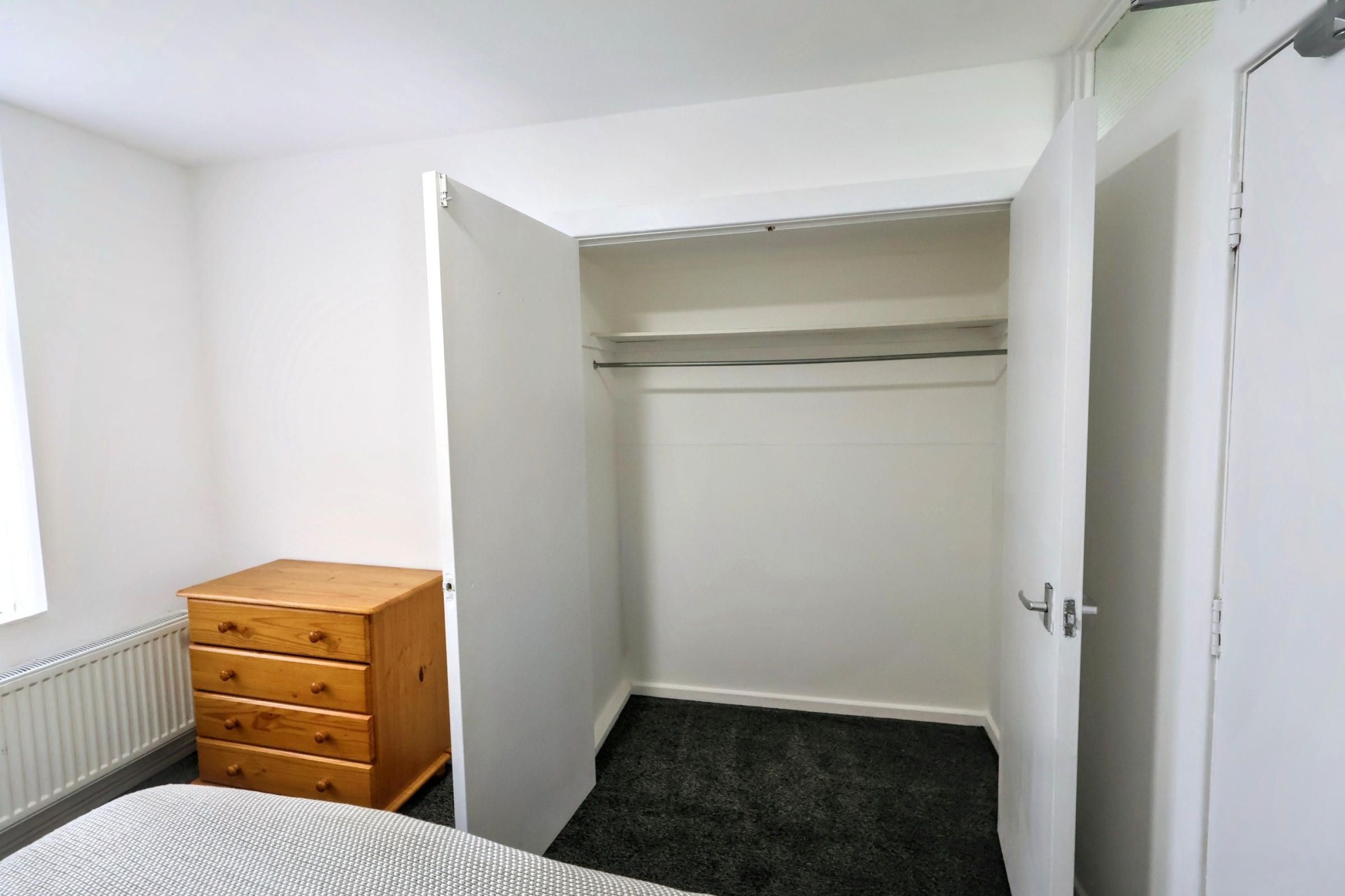 Room 6 image 3