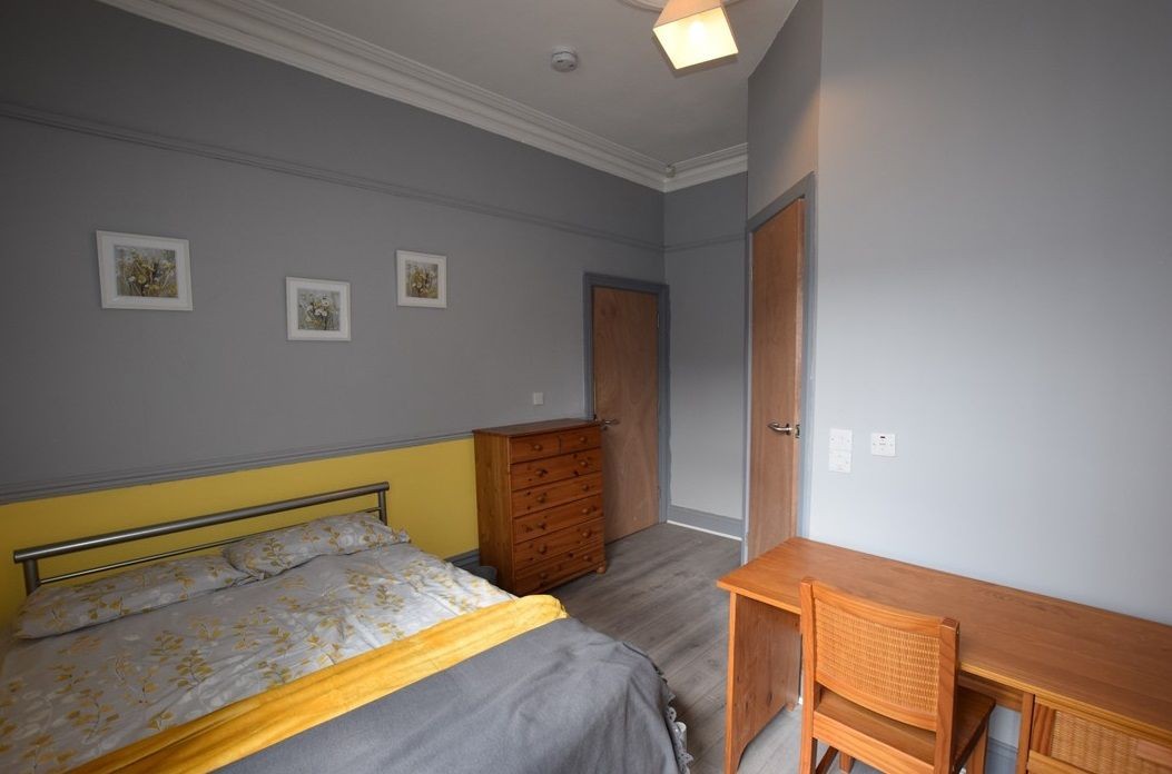 Room 1 image 1