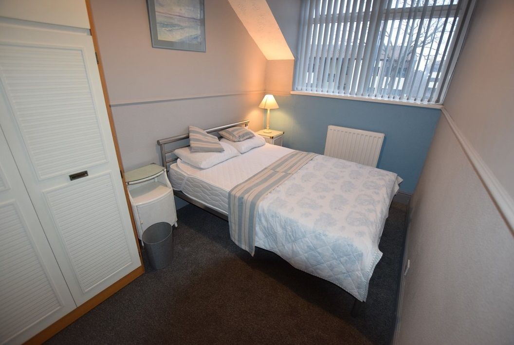 Room 1 image 5
