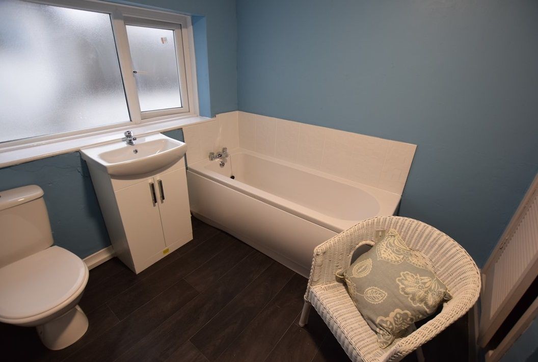 Room 1 image 6