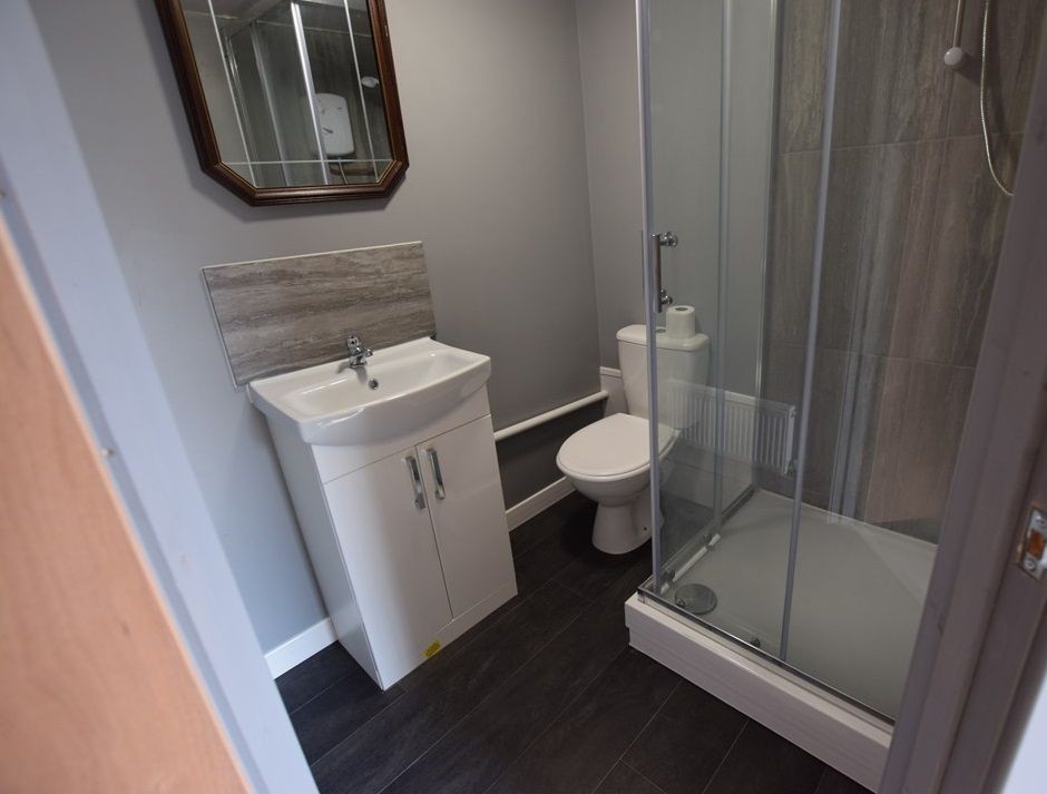Room 1 image 8