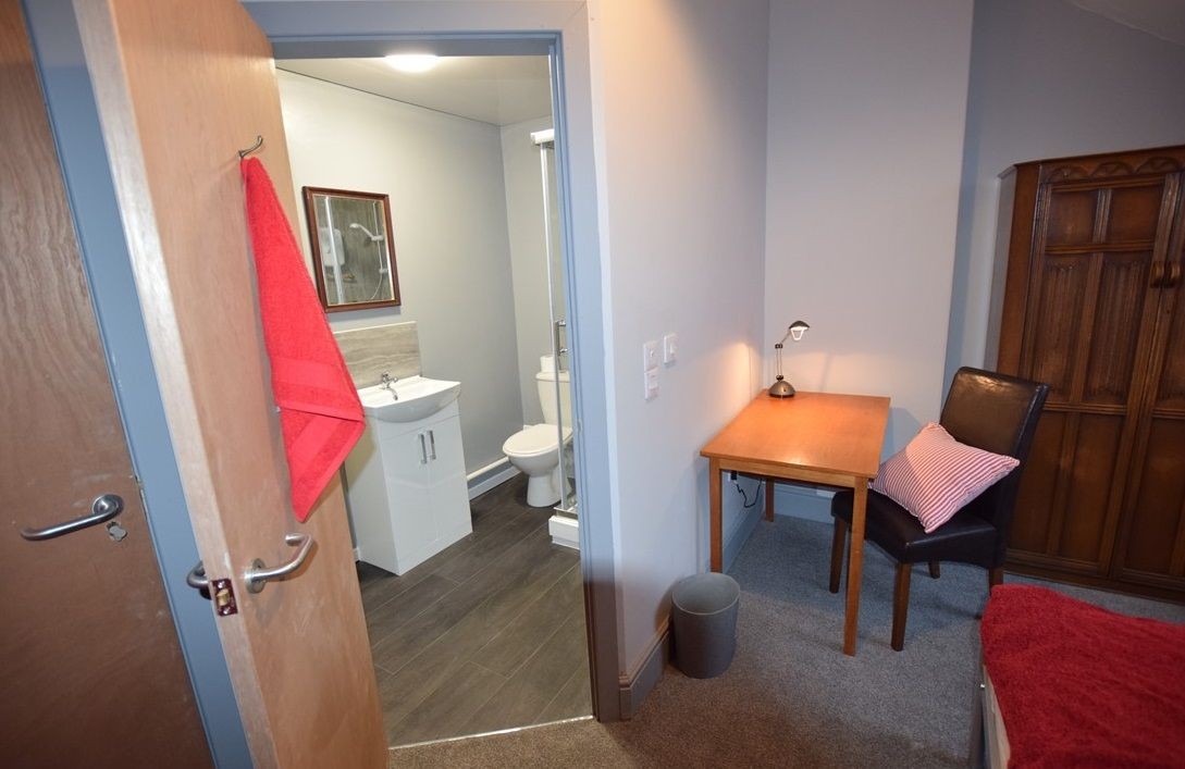 Room 1 image 10