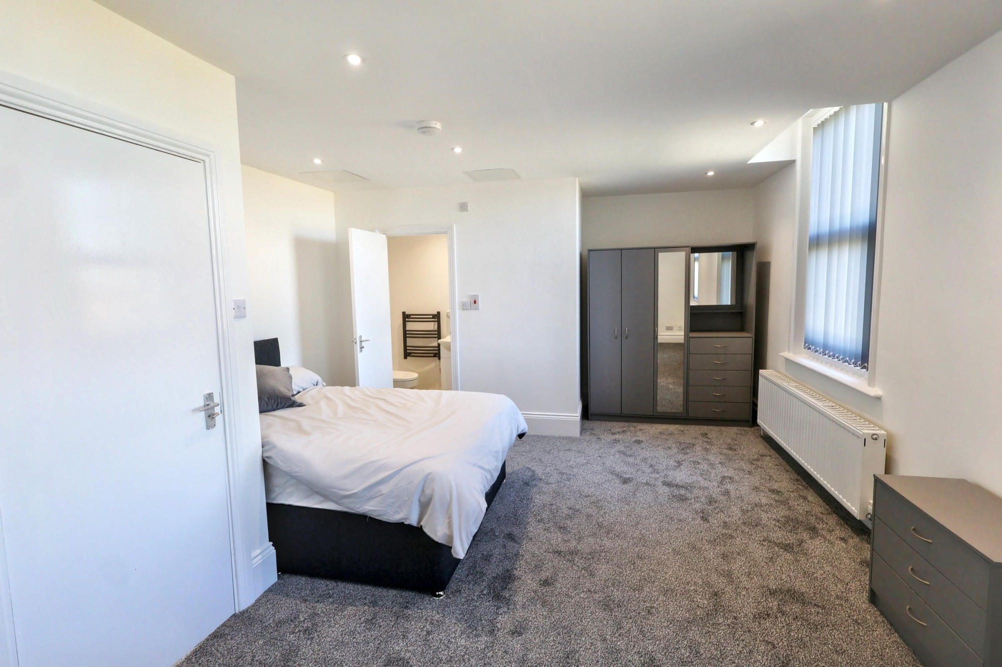 Room 2 Hylton Road  image 2