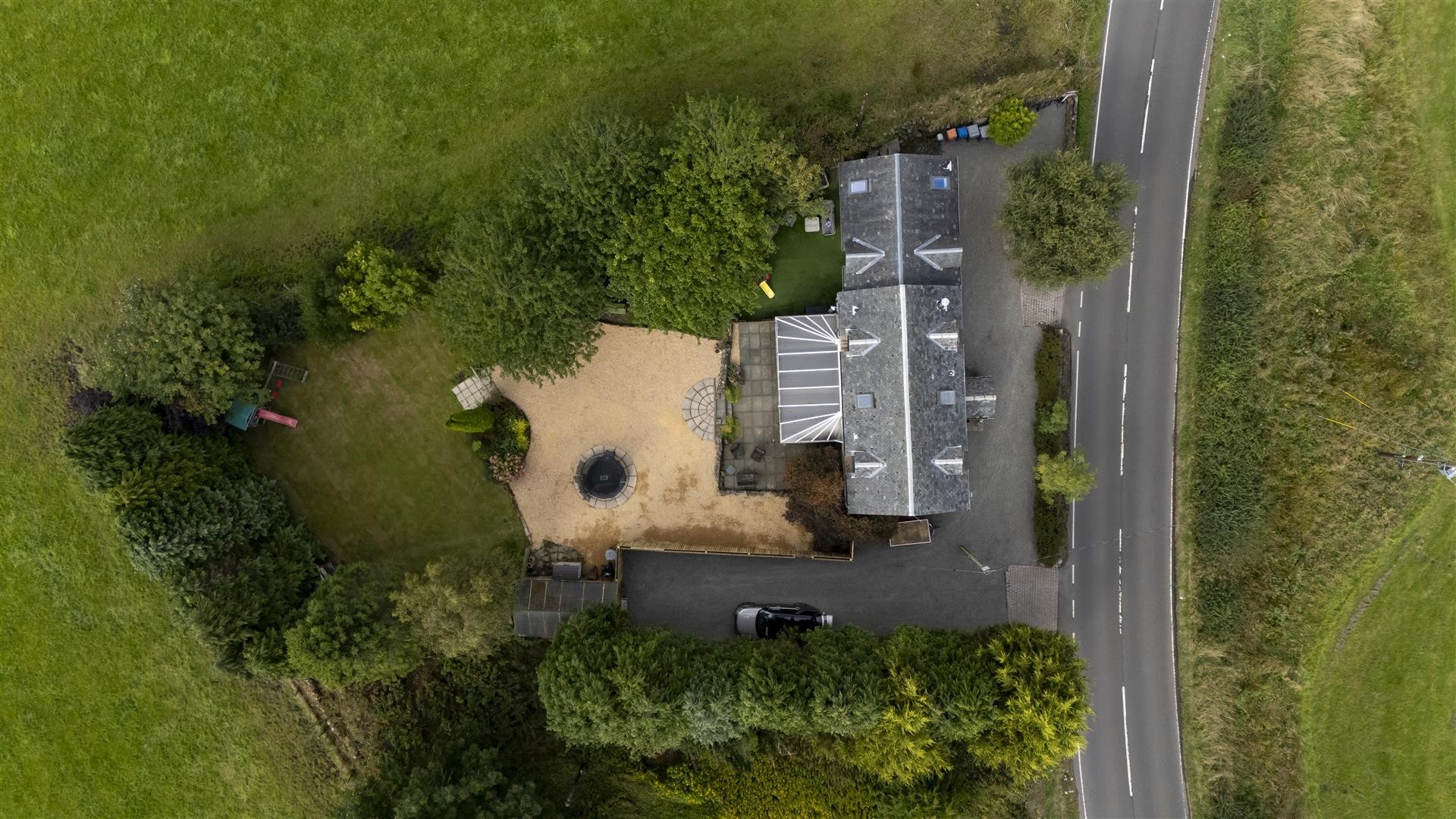 Loch Cottage  G66 5LA image 4
