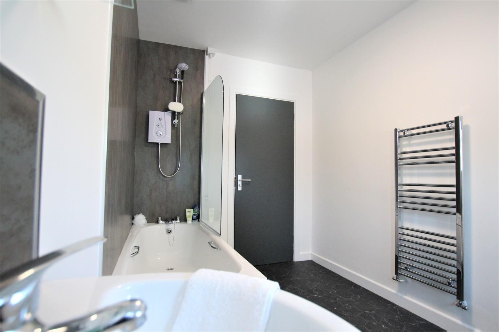 Room 20, Kenilworth Drive, Ilkeston, Derby, DE7 image 15