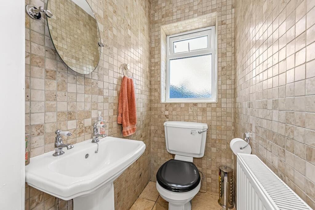 Old Church Road, London image 11