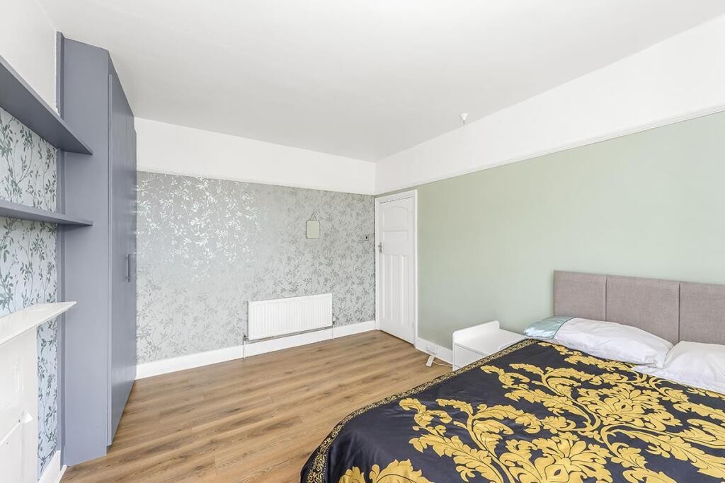 Old Church Road, London image 14