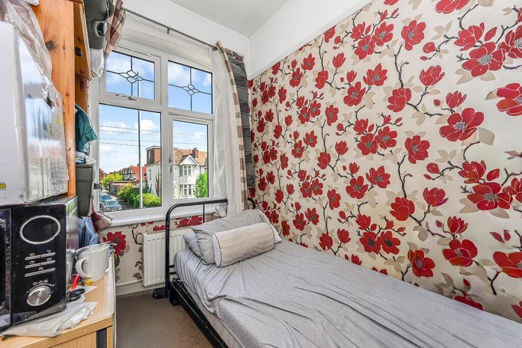 Old Church Road, London image 15