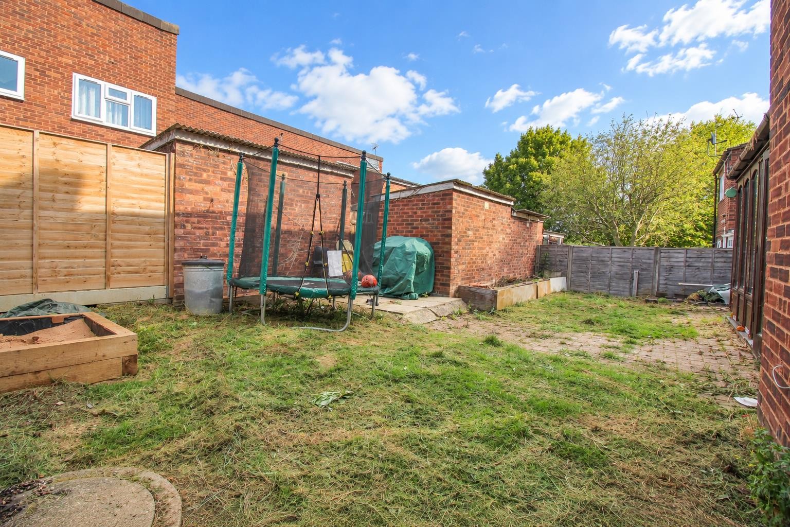Long Banks, Harlow image 3