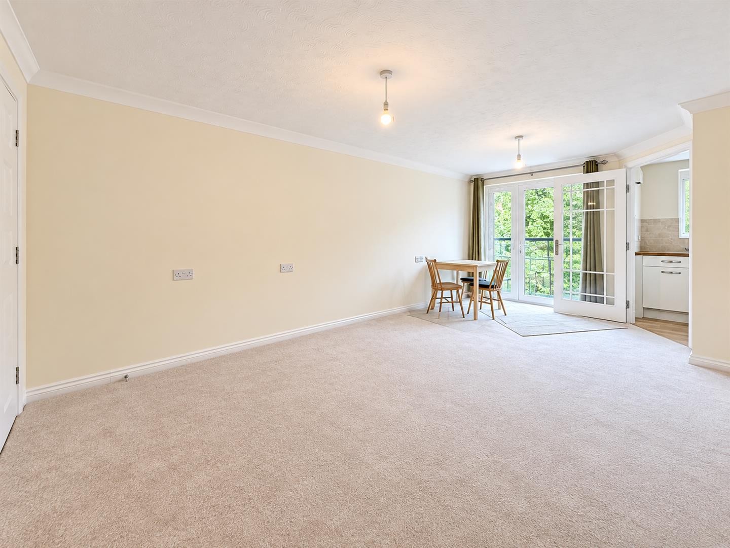 King Henry Lodge, Hall Lane image 3