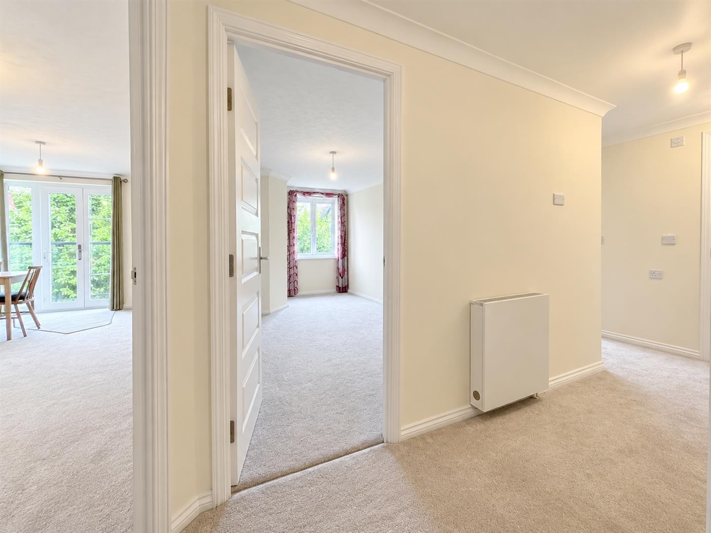 King Henry Lodge, Hall Lane image 8