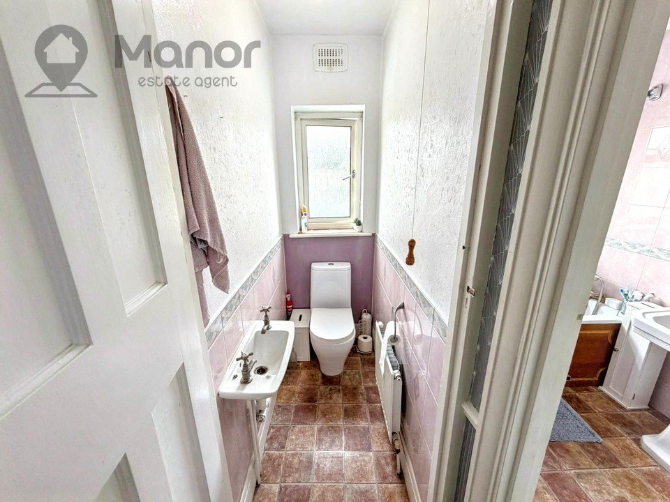 Westrow Drive, Barking, IG11 9BS image 14