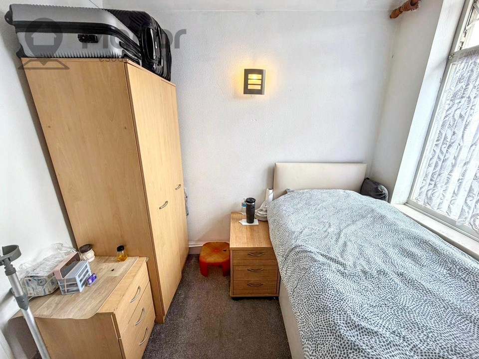 Westrow Drive, Barking, IG11 9BS image 16