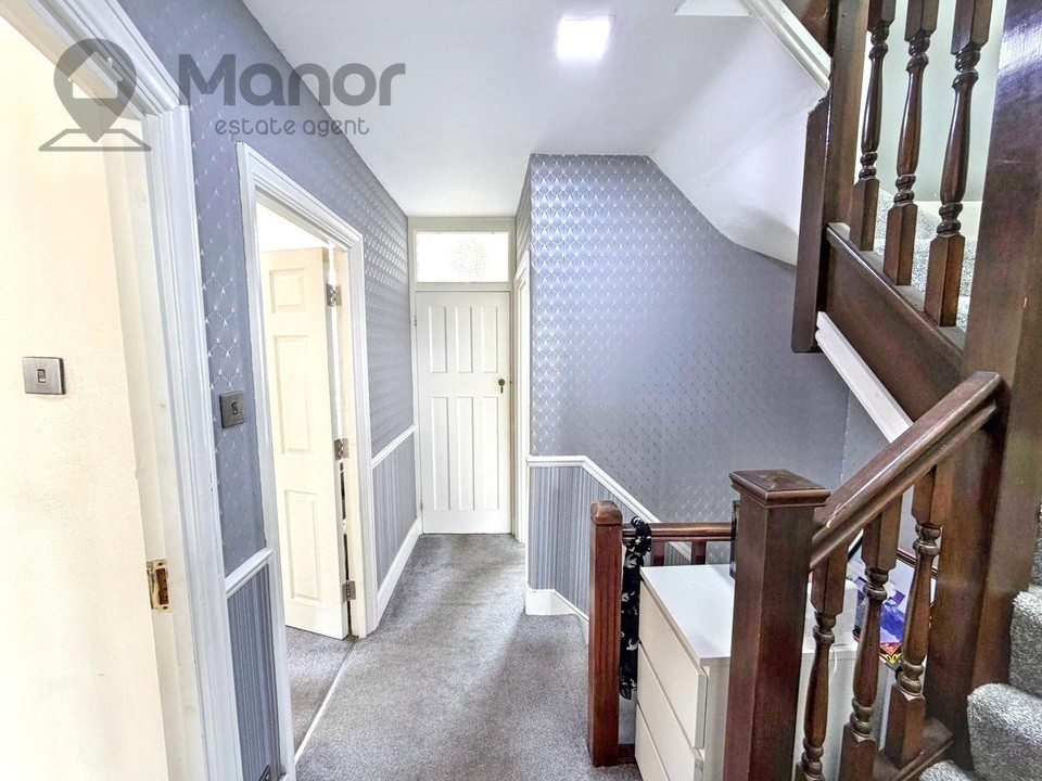 Westrow Drive, Barking, IG11 9BS image 18