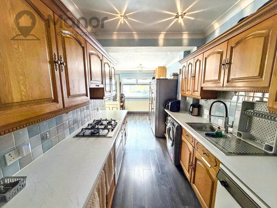Westrow Drive, Barking, IG11 9BS image 3