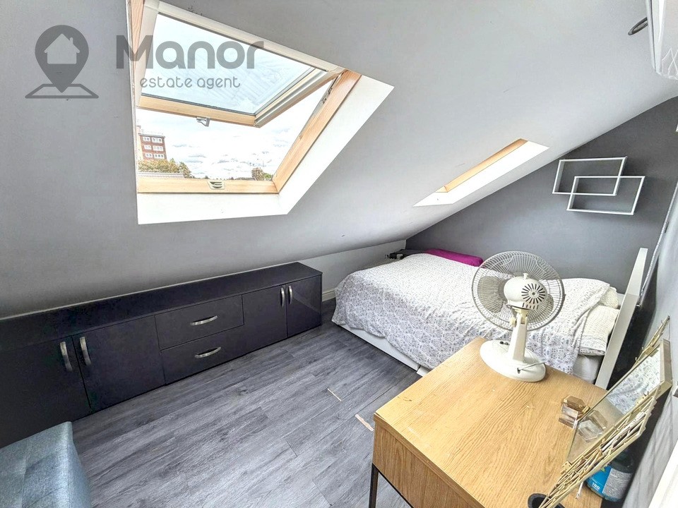 Westrow Drive, Barking, IG11 9BS image 21