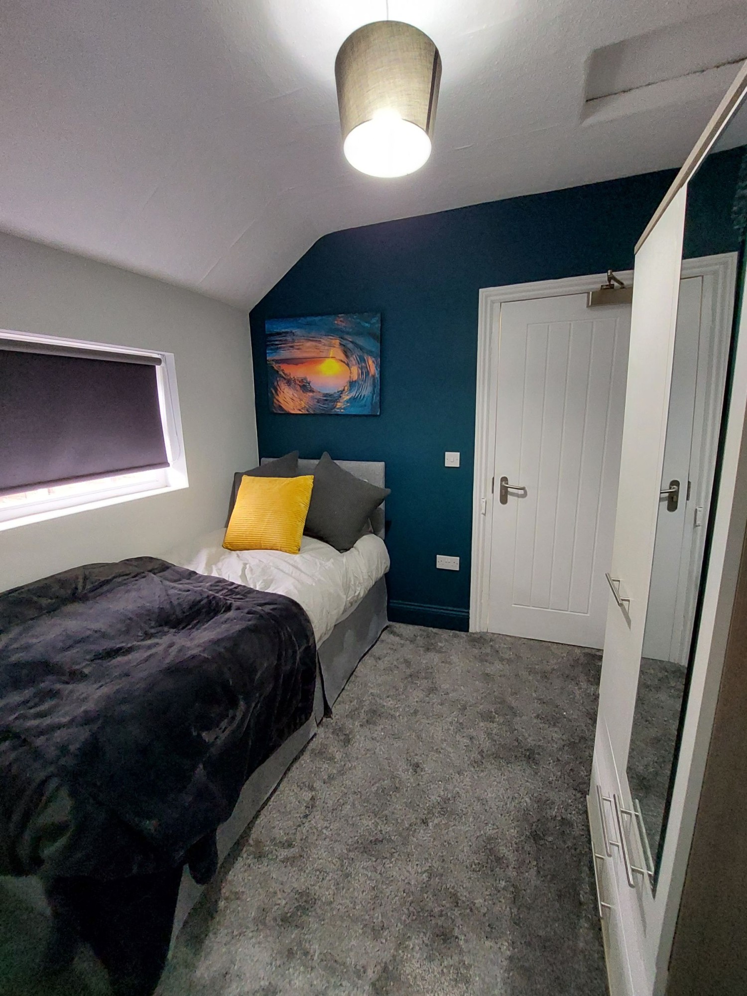 Room 1 image 15