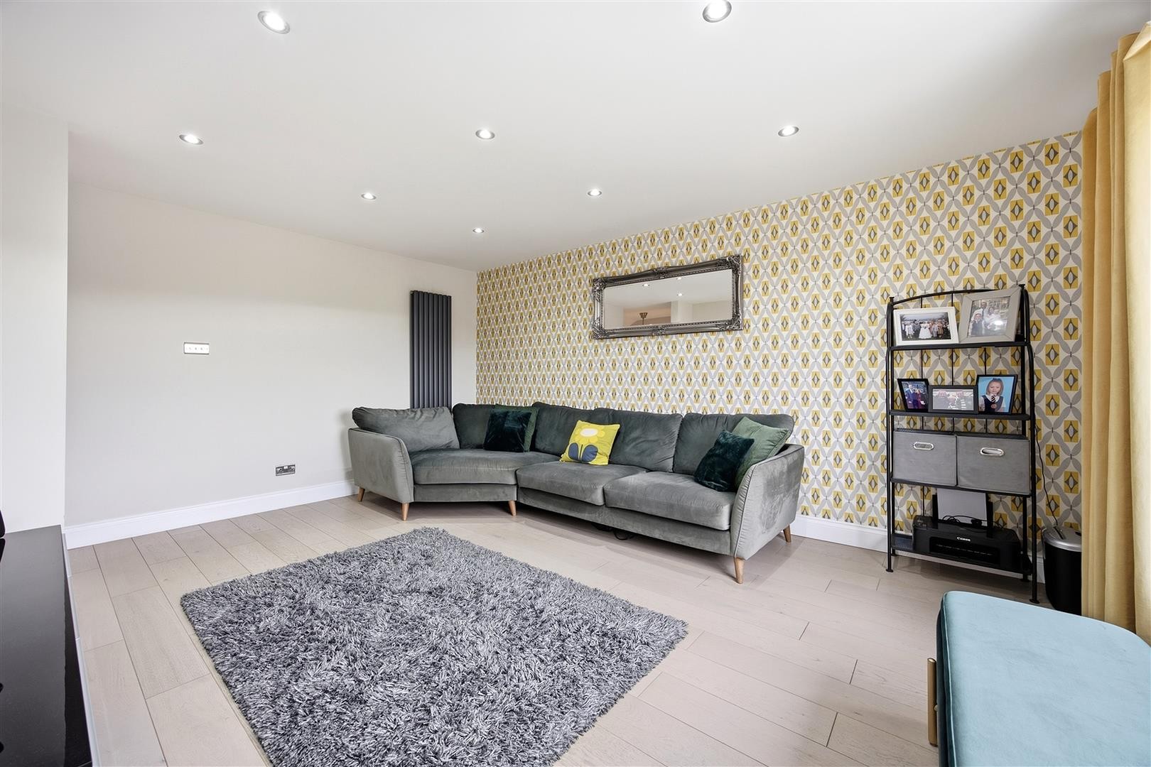 Lochview Crescent, Hogganfield image 5