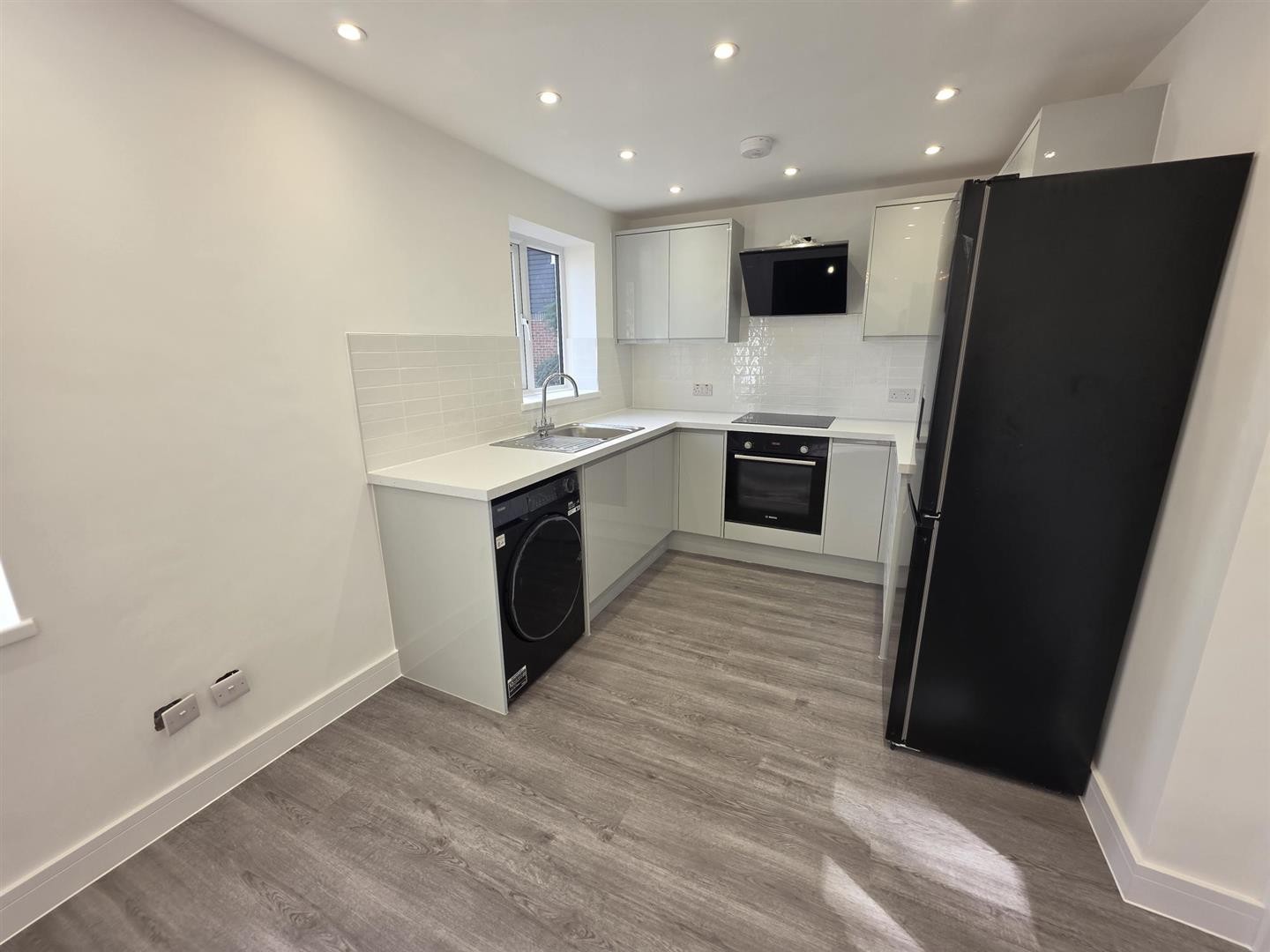 Mandeville Court, London image 3