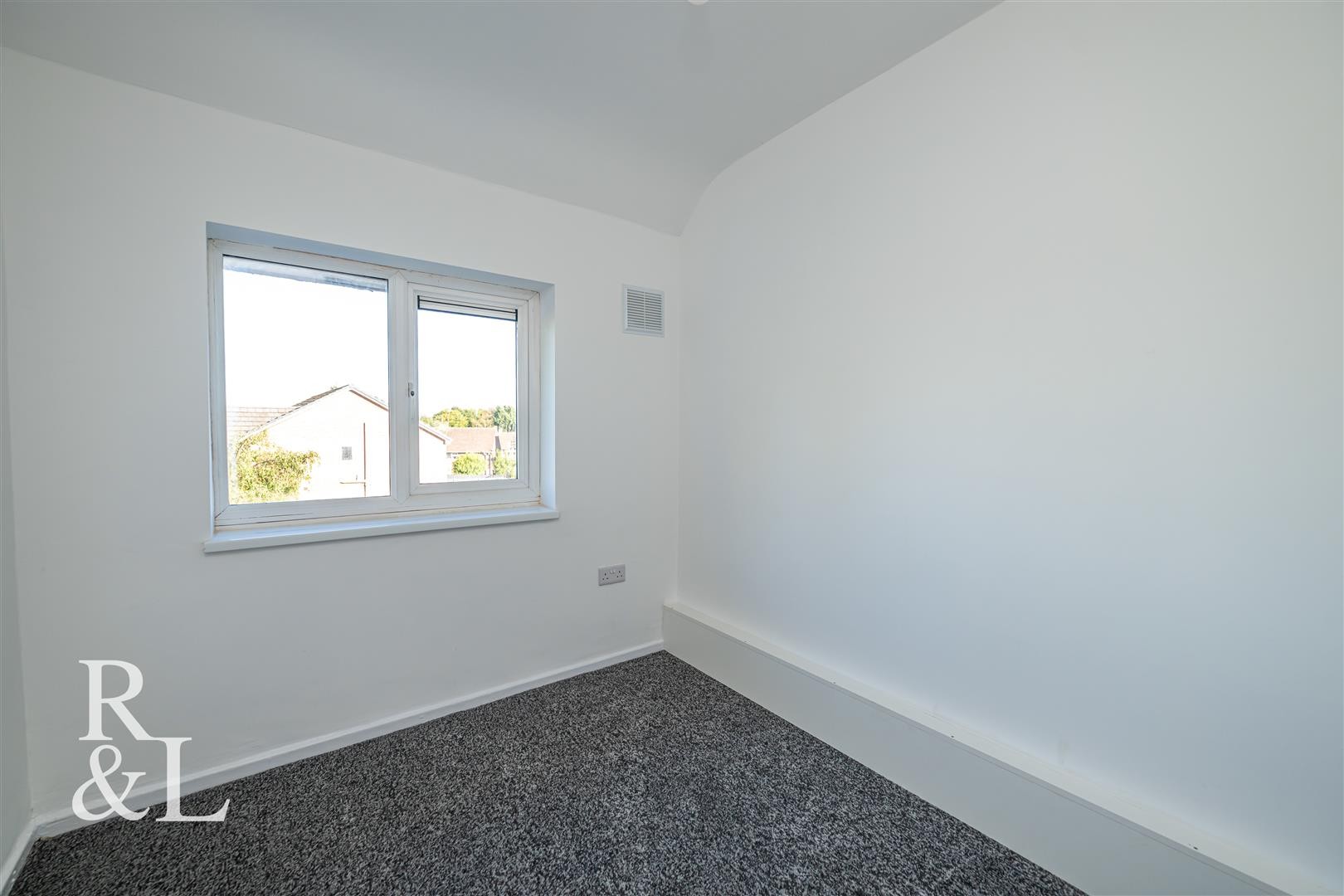Westcroft Avenue, Underhill, Wolverhampton image 12