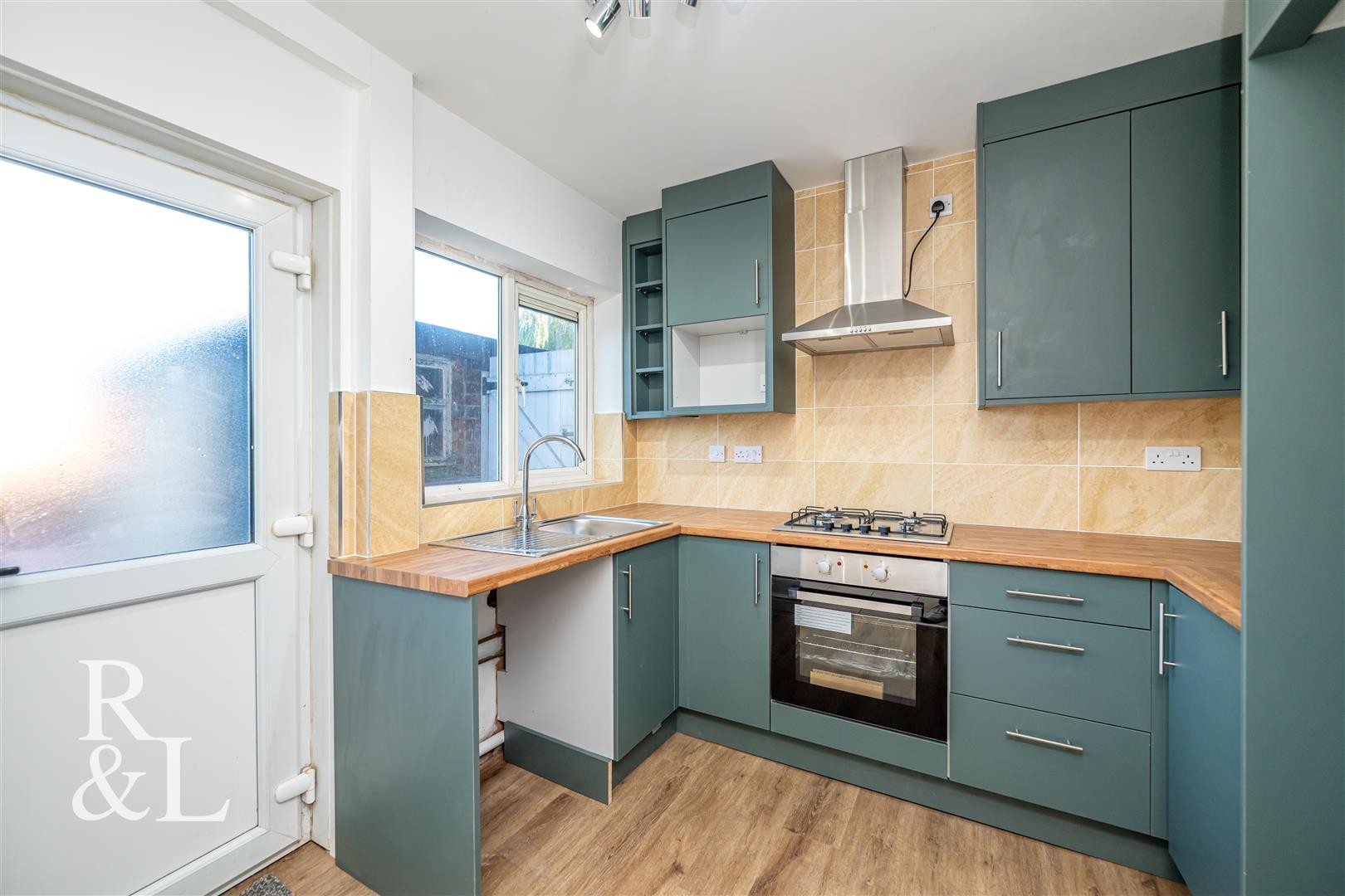 Westcroft Avenue, Underhill, Wolverhampton image 13