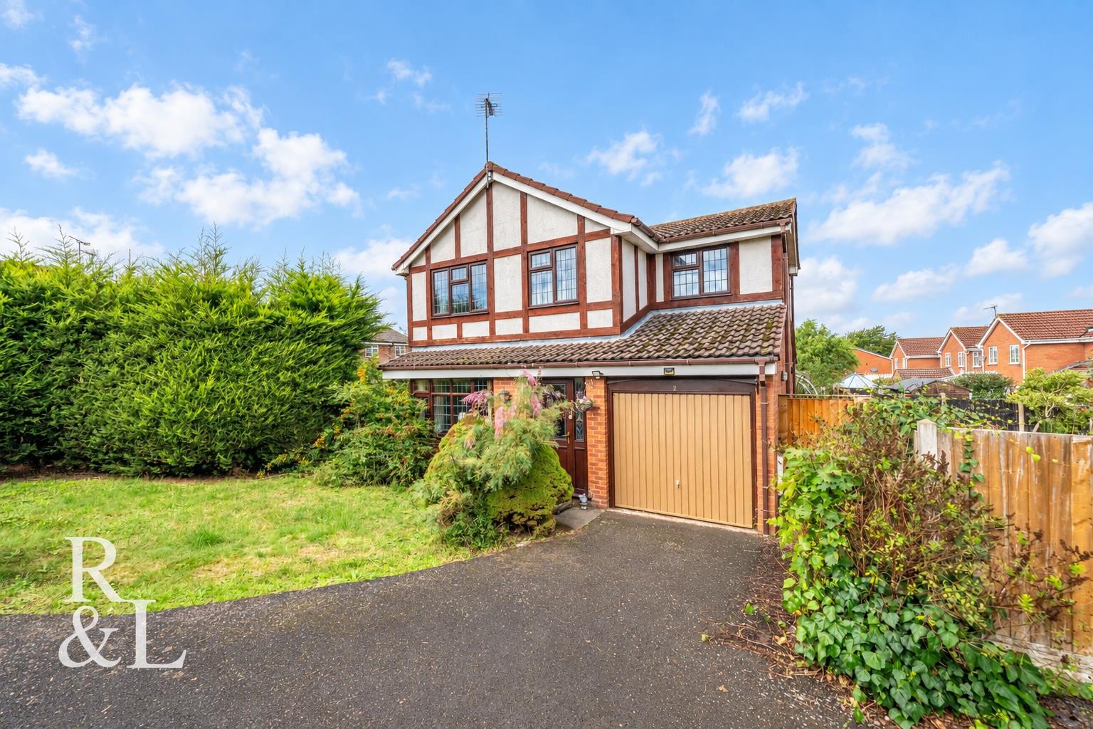 Tutbury Avenue, Perton, Wolverhampton image 1