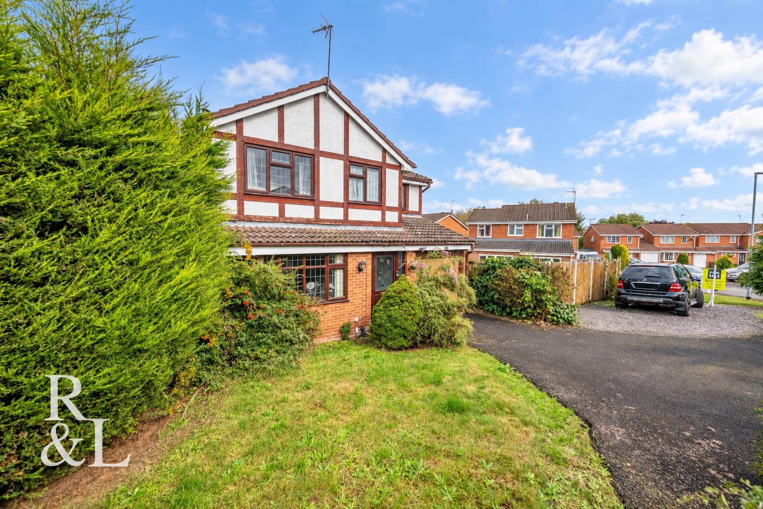 Tutbury Avenue, Perton, Wolverhampton image 5