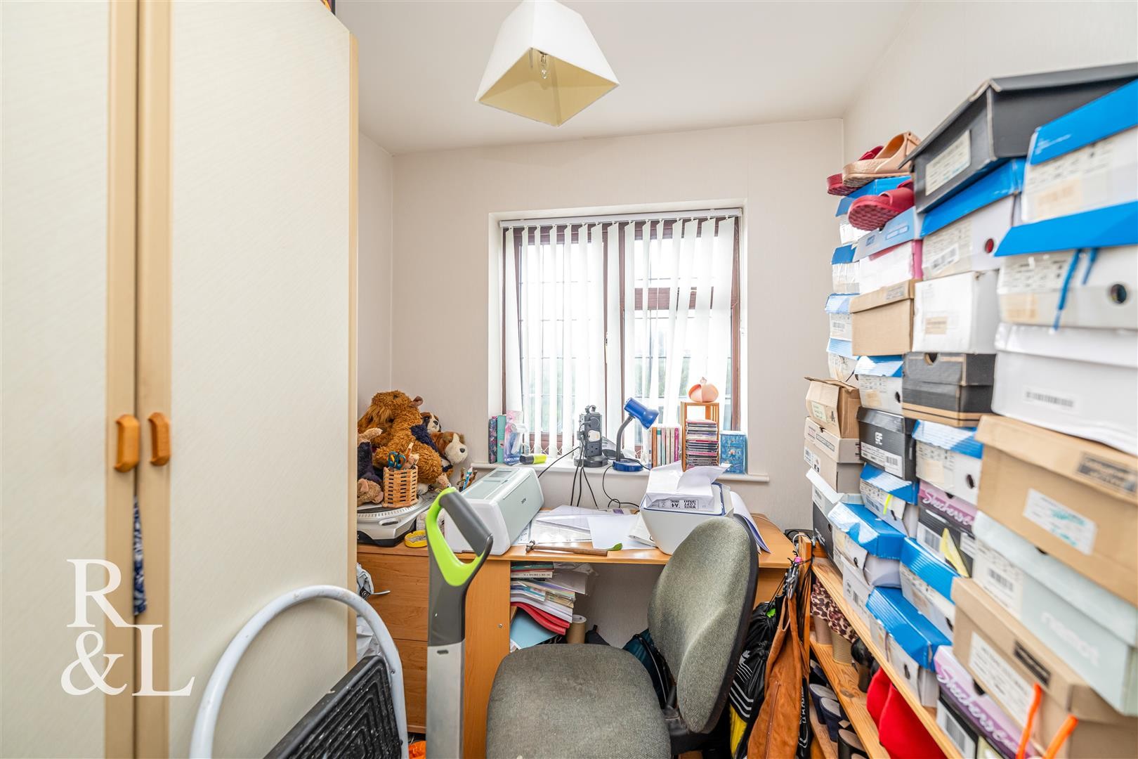 Tutbury Avenue, Perton, Wolverhampton image 10