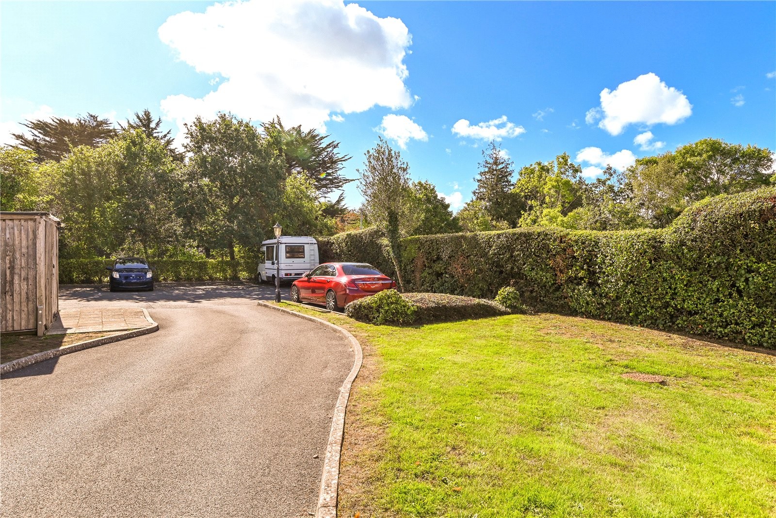 Manor Road, New Milton, Hampshire image 13