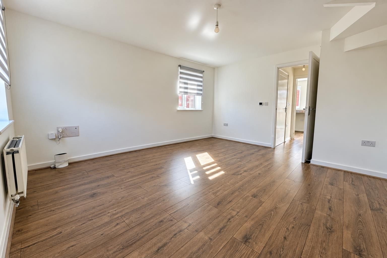 CHAIN FREE - Woodpecker Drive, Rothwell, Kettering image 2