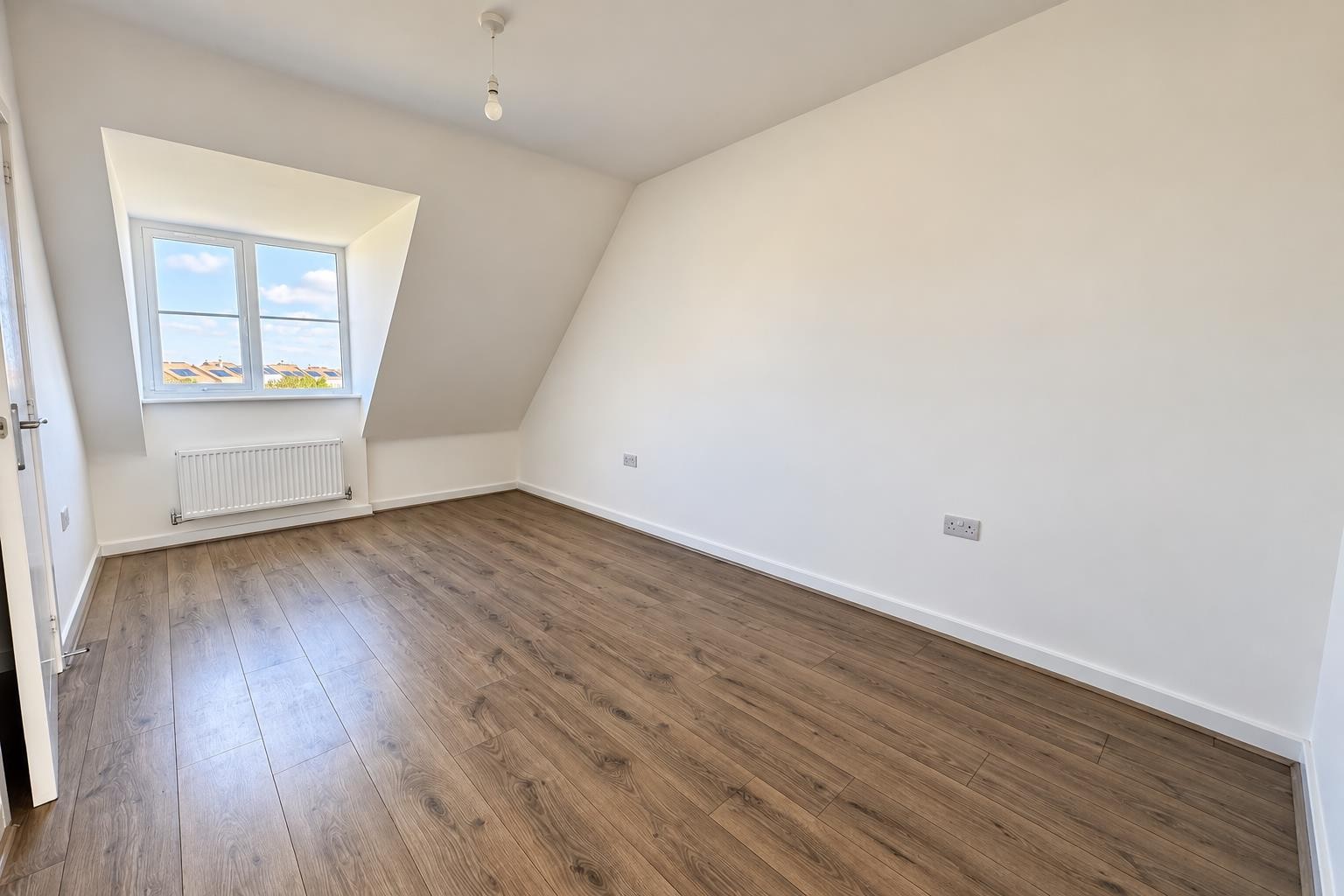 CHAIN FREE - Woodpecker Drive, Rothwell, Kettering image 13